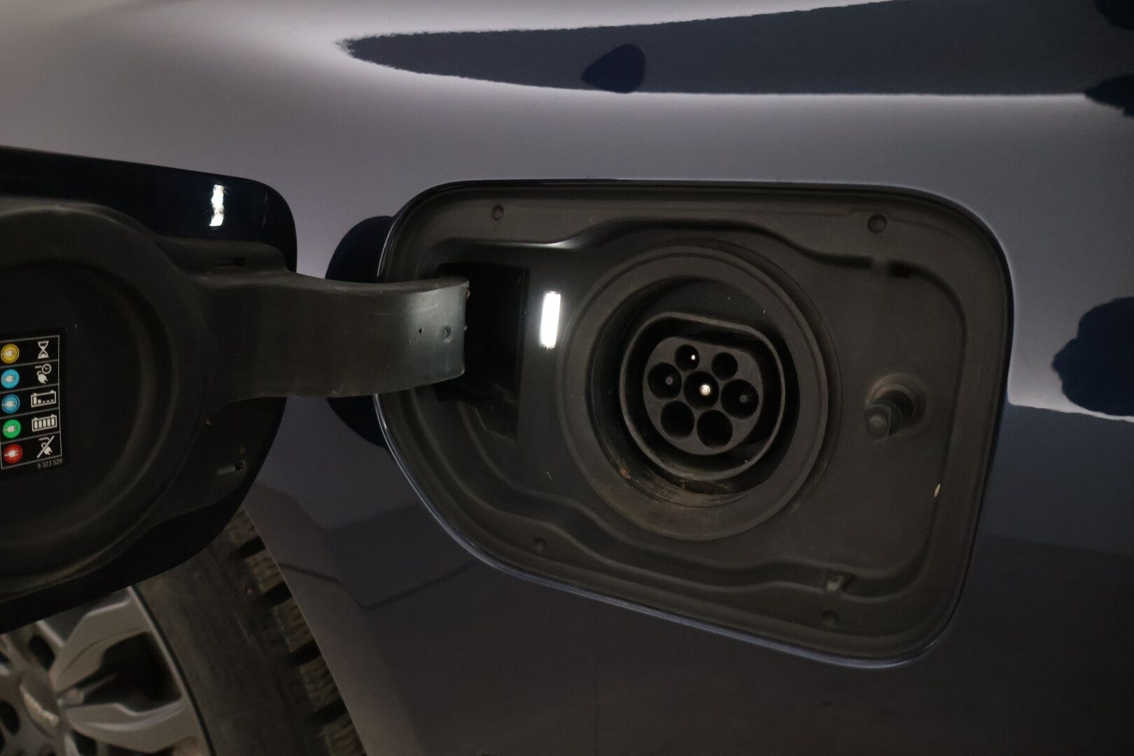 BMW 530 2019 530e iPerformance Sedan *Kattoluukku / Konjakkinahat / 360-Kamera / Hierovat penkit /  Ambient / Prof.Navi* - Comfort Access / Muistipenkit / Kahdet renkaat ja vanteet