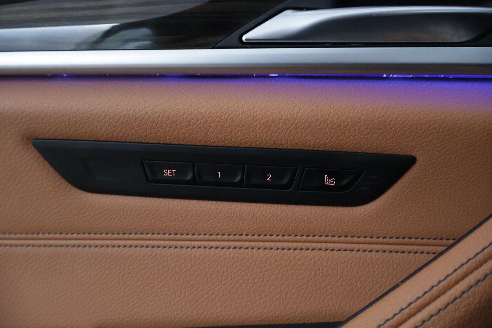 BMW 530 2019 530e iPerformance Sedan *Kattoluukku / Konjakkinahat / 360-Kamera / Hierovat penkit /  Ambient / Prof.Navi* - Comfort Access / Muistipenkit / Kahdet renkaat ja vanteet