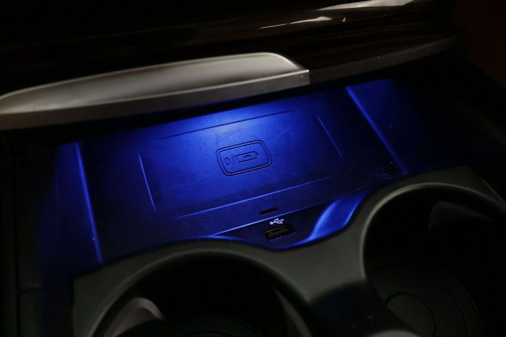 BMW 530 2019 530e iPerformance Sedan *Kattoluukku / Konjakkinahat / 360-Kamera / Hierovat penkit /  Ambient / Prof.Navi* - Comfort Access / Muistipenkit / Kahdet renkaat ja vanteet