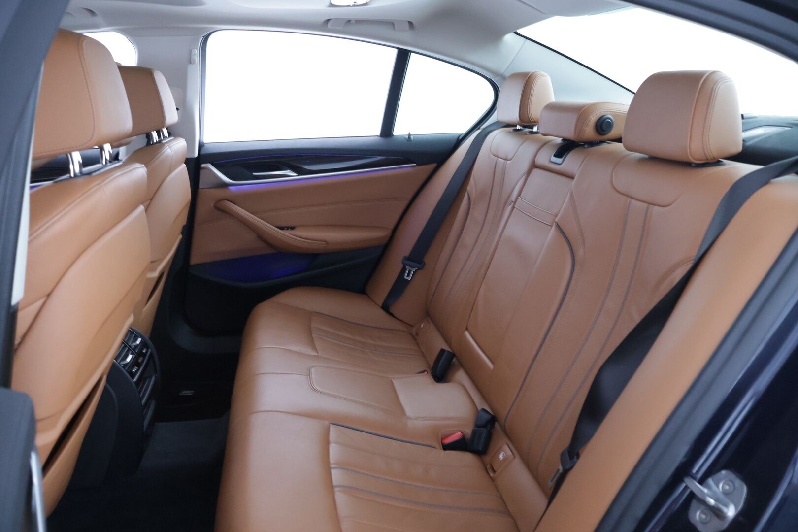 BMW 530 2019 530e iPerformance Sedan *Kattoluukku / Konjakkinahat / 360-Kamera / Hierovat penkit /  Ambient / Prof.Navi* - Comfort Access / Muistipenkit / Kahdet renkaat ja vanteet