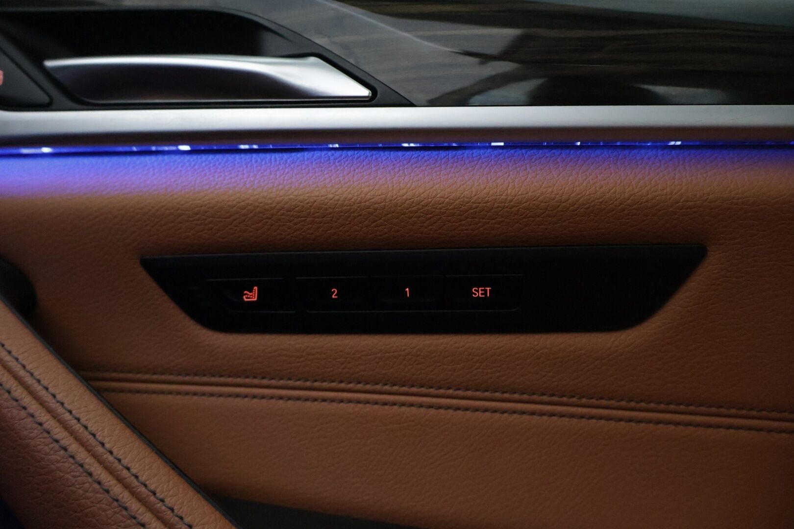 BMW 530 2019 530e iPerformance Sedan *Kattoluukku / Konjakkinahat / 360-Kamera / Hierovat penkit /  Ambient / Prof.Navi* - Comfort Access / Muistipenkit / Kahdet renkaat ja vanteet