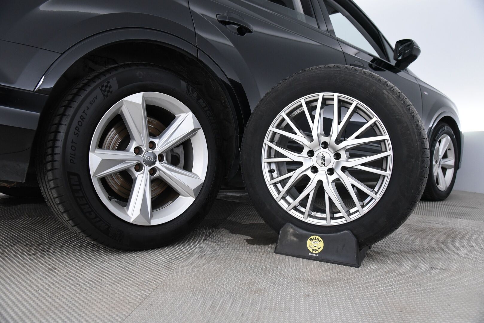 Audi Q7 2021 Business S line 55 TFSI e quattro tiptronic / Adapt.vak / Matrix-LED / P-kamera / Sähkösäädöt / Vetokoukku - Merkkiliikkeen huoltama / 2x Vanteet / Ilma-alusta / - HULLUT VÄLIPÄIVÄT KORKOTARJOUS 2,49%