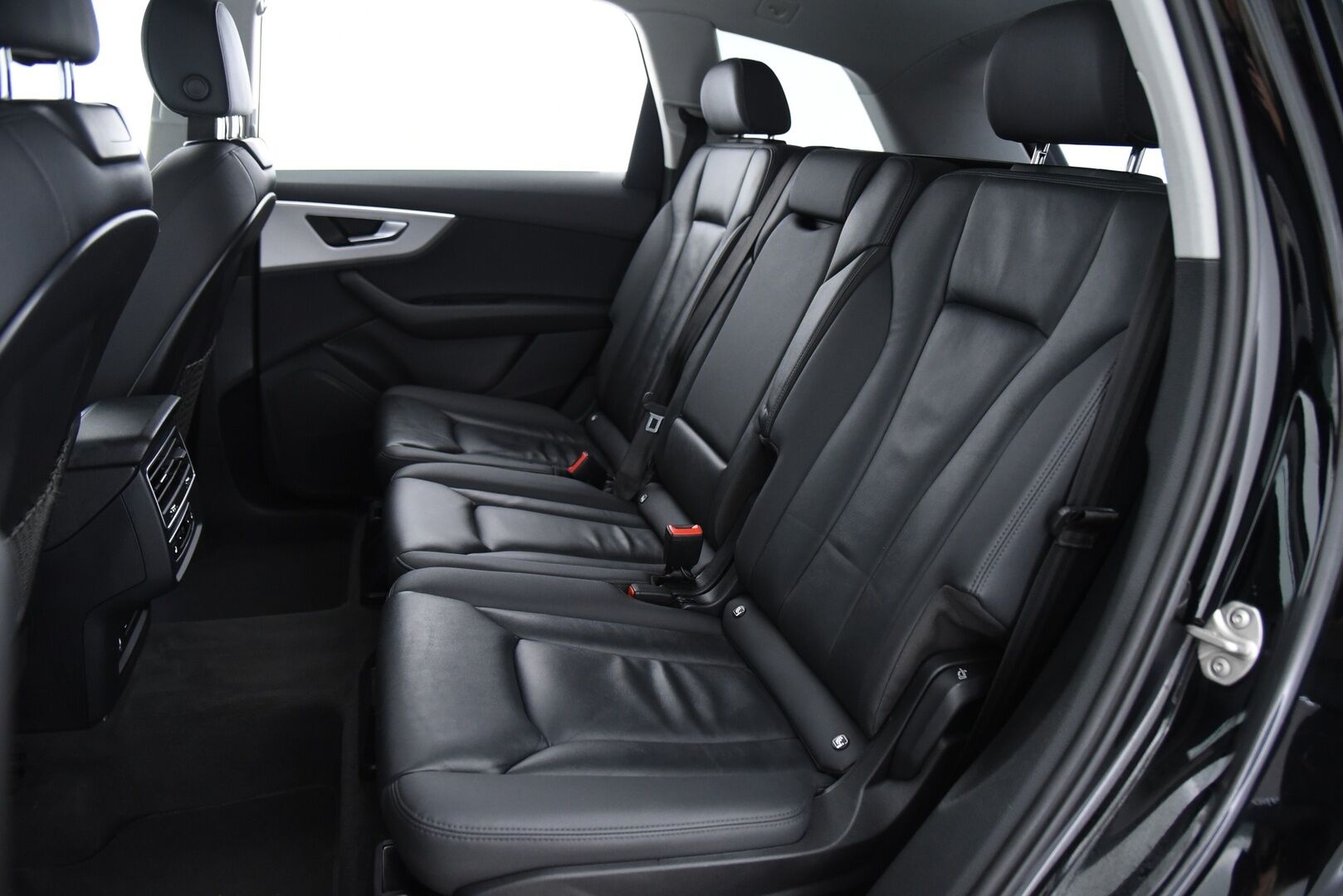 Audi Q7 2021 Business S line 55 TFSI e quattro tiptronic / Adapt.vak / Matrix-LED / P-kamera / Sähkösäädöt / Vetokoukku - Näyttävä merkkihuollettu yksilö! - Osta nyt, maksa vasta ensi vuonna