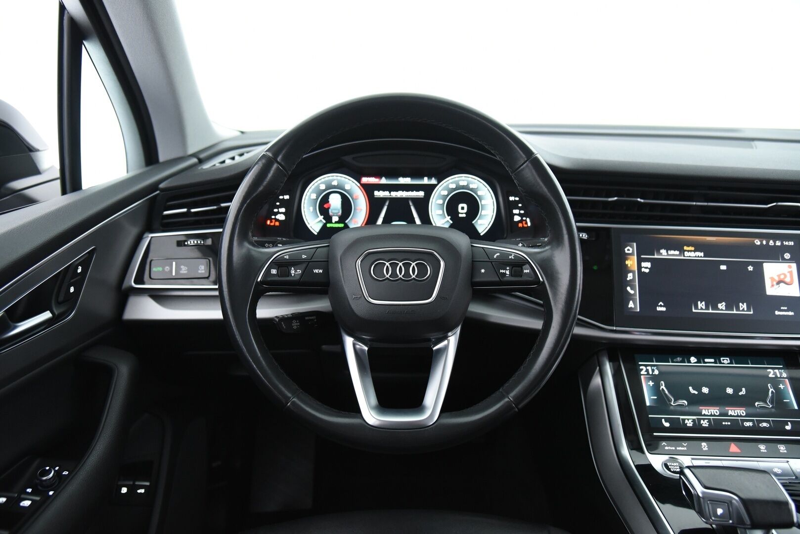 Audi Q7 2021 Business S line 55 TFSI e quattro tiptronic / Adapt.vak / Matrix-LED / P-kamera / Sähkösäädöt / Vetokoukku - 3,99 % KORKOTARJOUS TÄHÄN AUTOON 28.9. ASTI! - Näyttävä merkkihuollettu yksilö! 