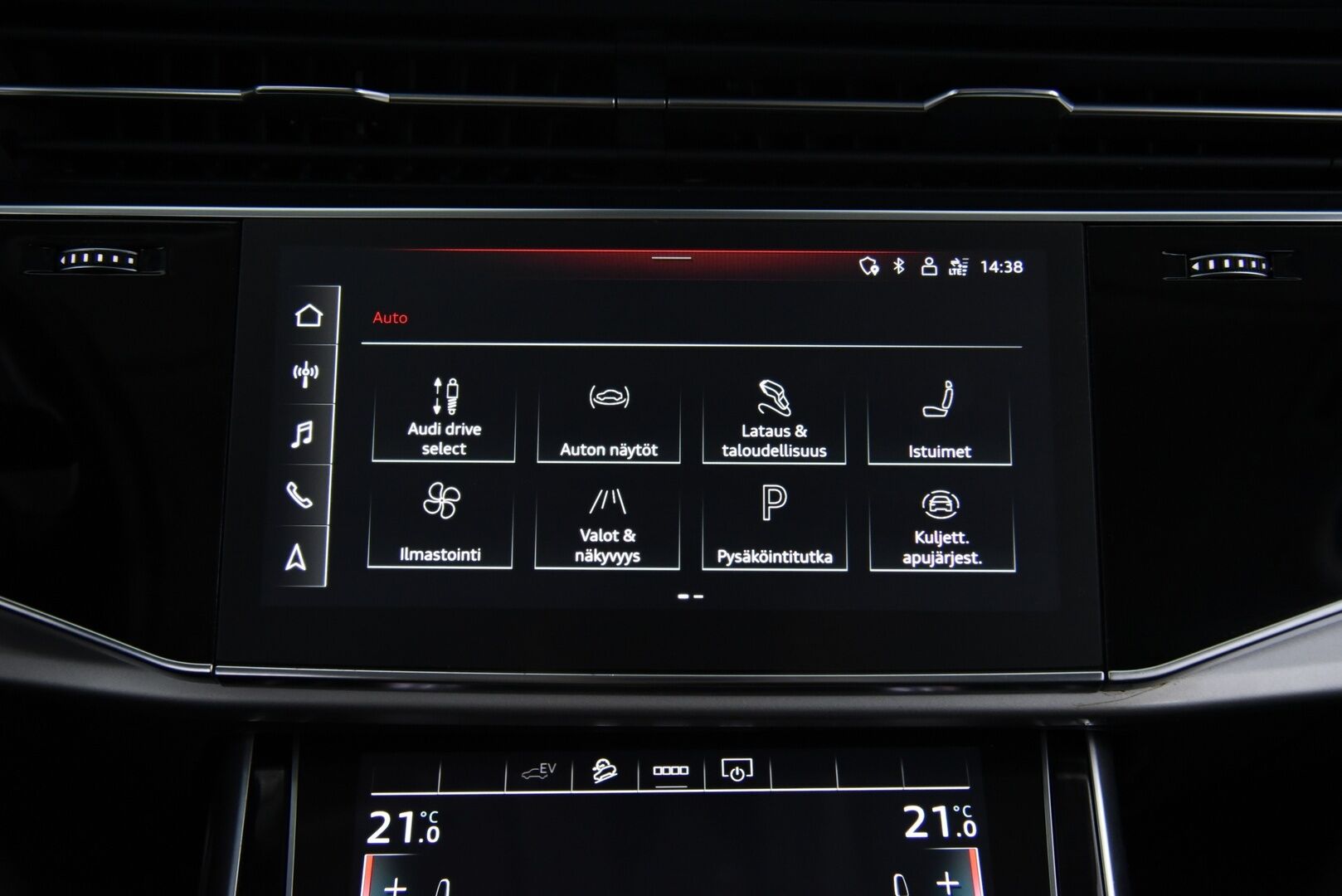 Audi Q7 2021 Business S line 55 TFSI e quattro tiptronic / Adapt.vak / Matrix-LED / P-kamera / Sähkösäädöt / Vetokoukku - Merkkiliikkeen huoltama / 2x Vanteet / Ilma-alusta / - HULLUT VÄLIPÄIVÄT KORKOTARJOUS 2,49%