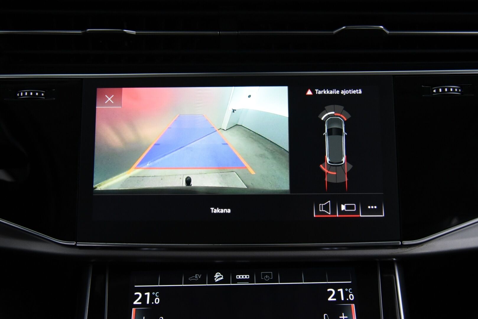 Audi Q7 2021 Business S line 55 TFSI e quattro tiptronic / Adapt.vak / Matrix-LED / P-kamera / Sähkösäädöt / Vetokoukku - Näyttävä merkkihuollettu yksilö! - Osta nyt, maksa vasta ensi vuonna