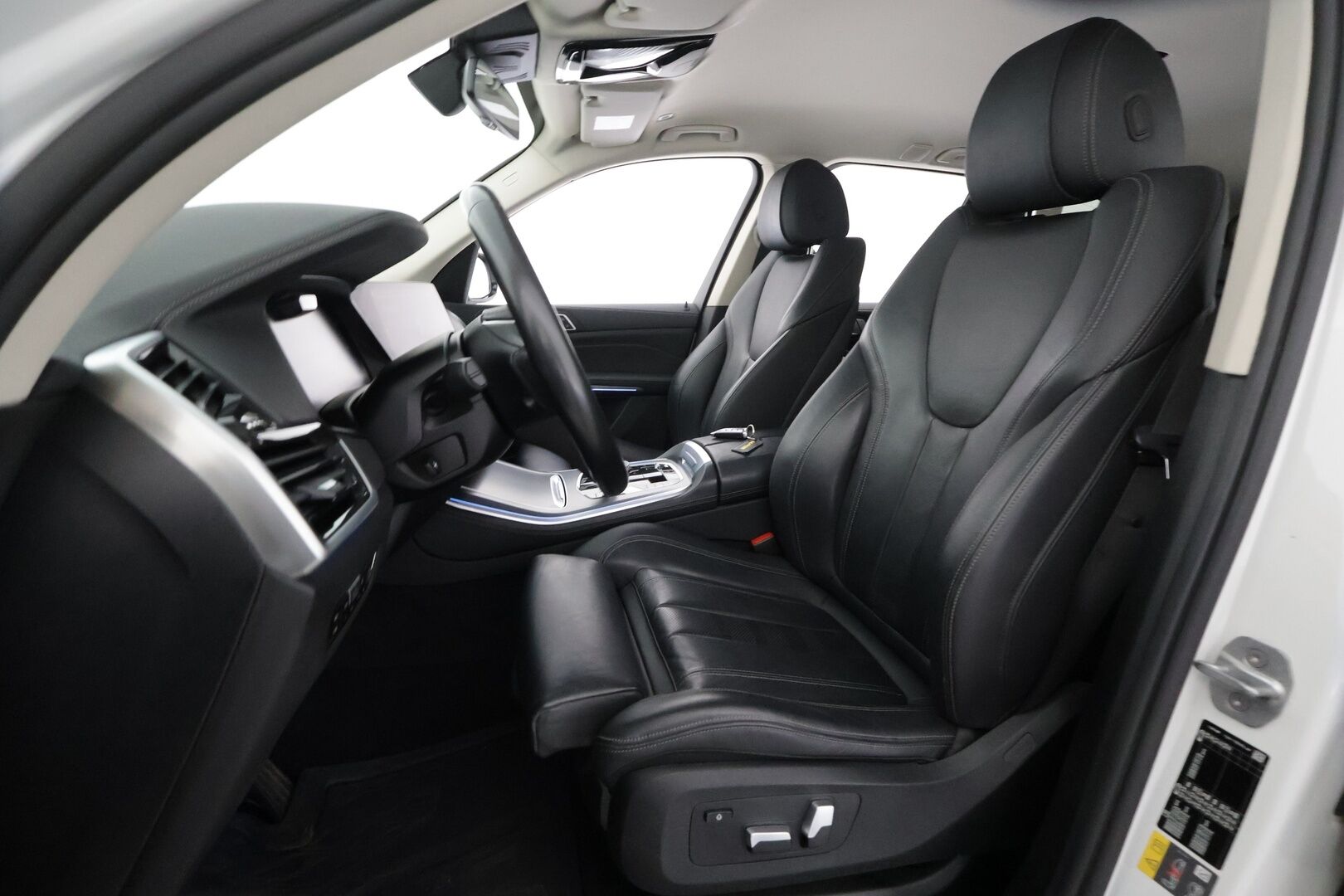 BMW X5 2020 G05 xDrive45e A Charged Edition - | Ilma-alusta | Koukku | ACC | HUD | 360 | Sporttipenkki Muistilla | Navi | Kaistavahti | Katveavustin | Apple&Android | Suomi-auto | Kahdet renkaat |