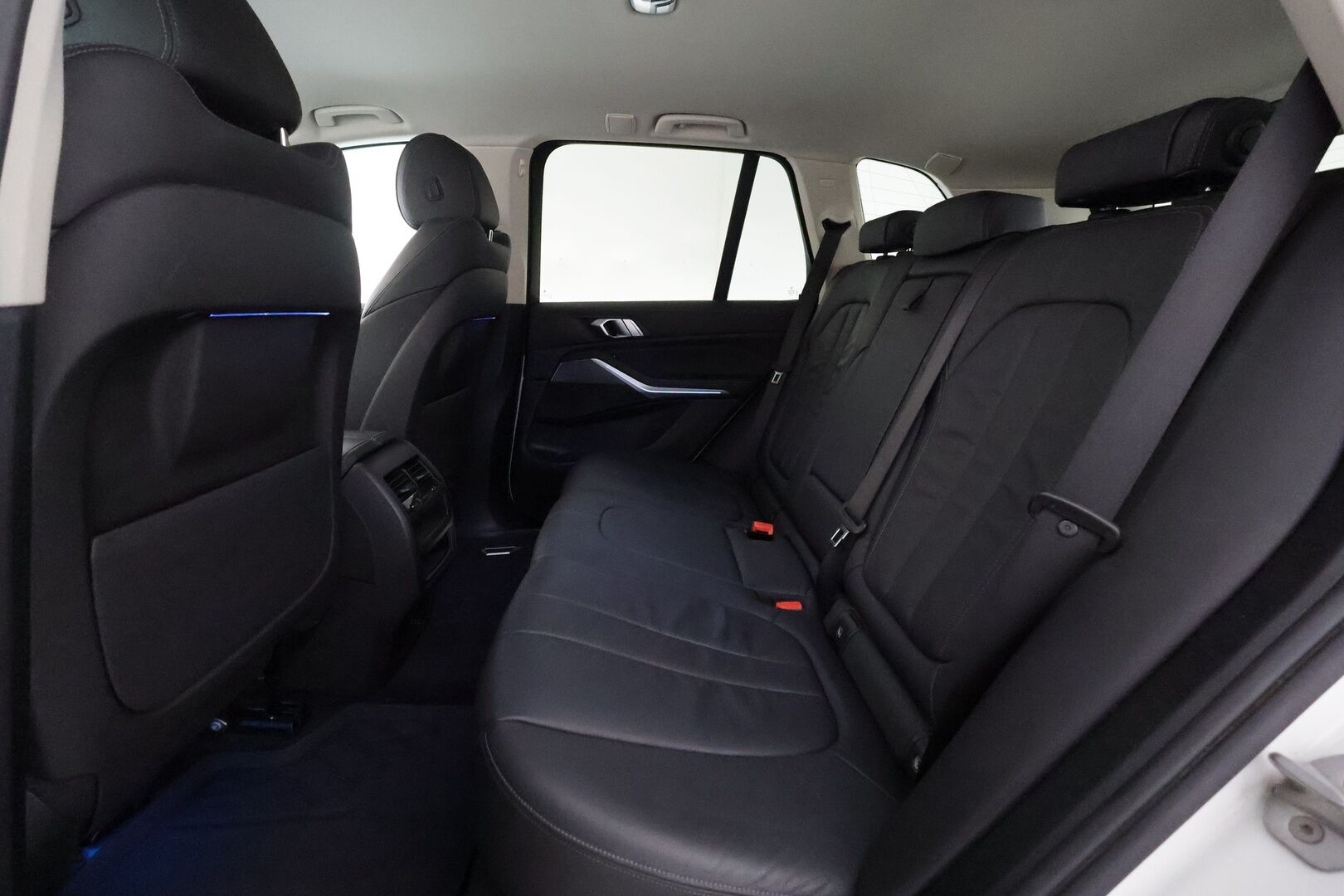 BMW X5 2020 G05 xDrive45e A Charged Edition - | Ilma-alusta | Koukku | ACC | HUD | 360 | Sporttipenkki Muistilla | Navi | Kaistavahti | Katveavustin | Apple&Android | Suomi-auto | Kahdet renkaat |