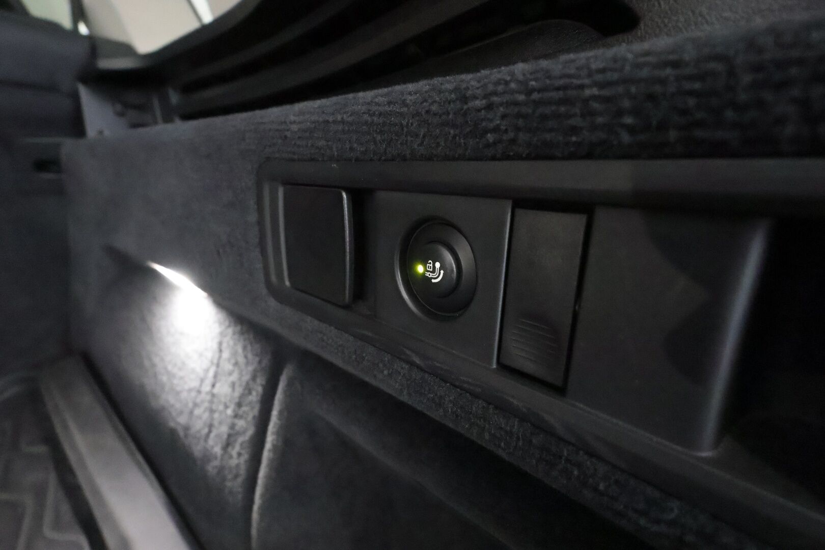 BMW X5 2020 G05 xDrive45e A Charged Edition - | Ilma-alusta | Koukku | ACC | HUD | 360 | Sporttipenkki Muistilla | Navi | Kaistavahti | Katveavustin | Apple&Android | Suomi-auto | Kahdet renkaat |