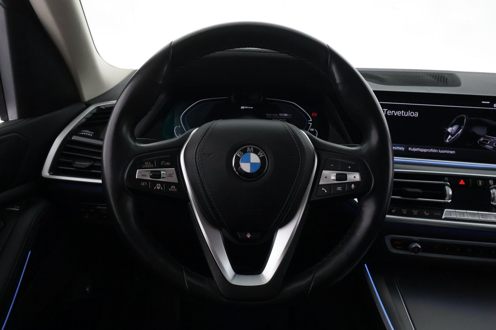 BMW X5 2020 G05 xDrive45e A Charged Edition - | Ilma-alusta | Koukku | ACC | HUD | 360 | Sporttipenkki Muistilla | Navi | Kaistavahti | Katveavustin | Apple&Android | Suomi-auto | Kahdet renkaat |
