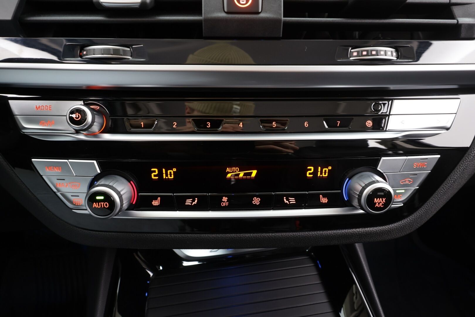 BMW X3 2020 G01 xDrive 30e A Charged Edition xLine * ACC / HUD / Adapt.LED / Hifi / Navi / P.tutkat / Sporttipenkit * - 1.Om Suomi-auto / Kahdet renkaat aluvanteilla / Akku kuntotarkastettu SOH 85,5% / Juuri katsastettu