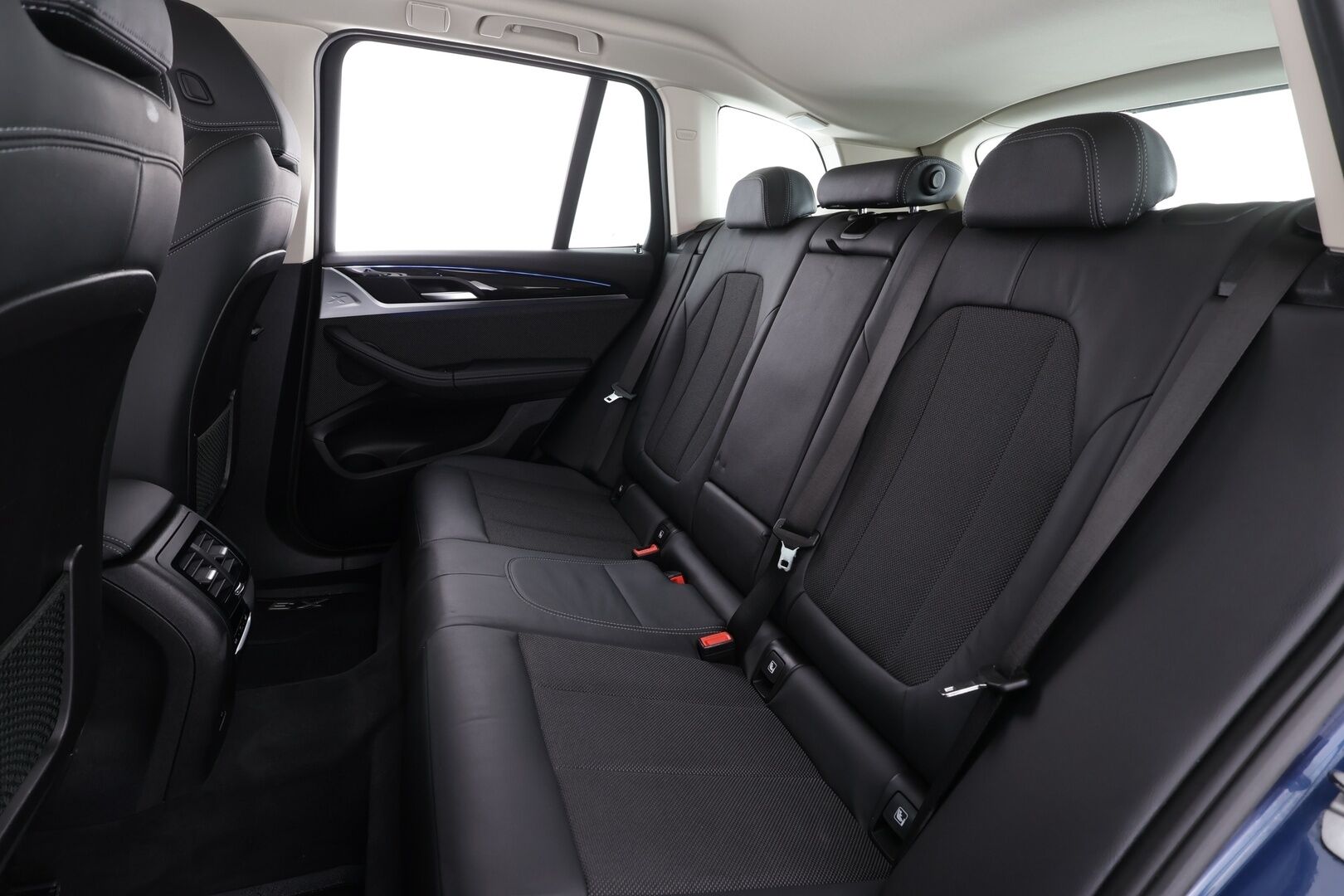 BMW X3 2020 G01 xDrive 30e A Charged Edition xLine * ACC / HUD / Adapt.LED / Hifi / Navi / P.tutkat / Sporttipenkit * - 1.Om Suomi-auto / Kahdet renkaat aluvanteilla / Akku kuntotarkastettu SOH 85,5% / Juuri katsastettu