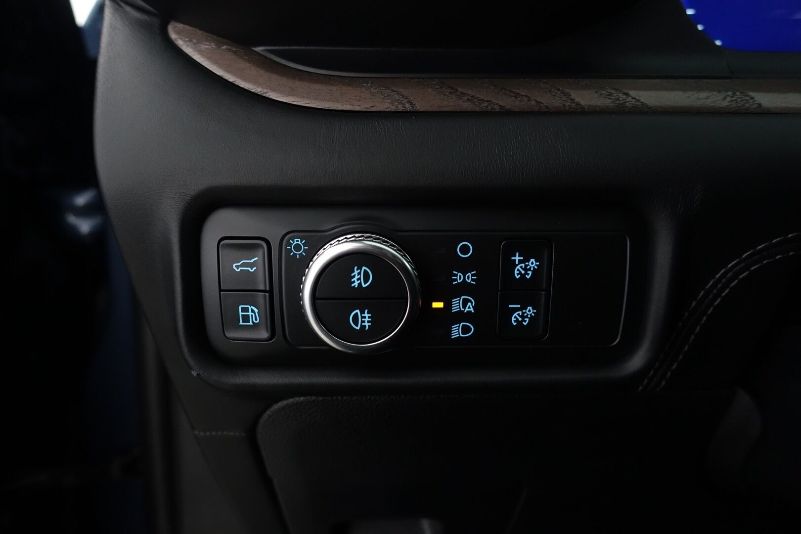 Ford Explorer 2020 3,0 V6 Ecoboost 457hv PHEV A10 AWD Platinum 7-P - | Kattava varustelu! | 7-paikkainen | ACC | B&O | 360 Kamera | Panorama | Hierovat ilmastoidut nahkaistuimet | Digimittaristo | Keyless | Suomi-auto | Muistipenkki | Ratinlämmitin |