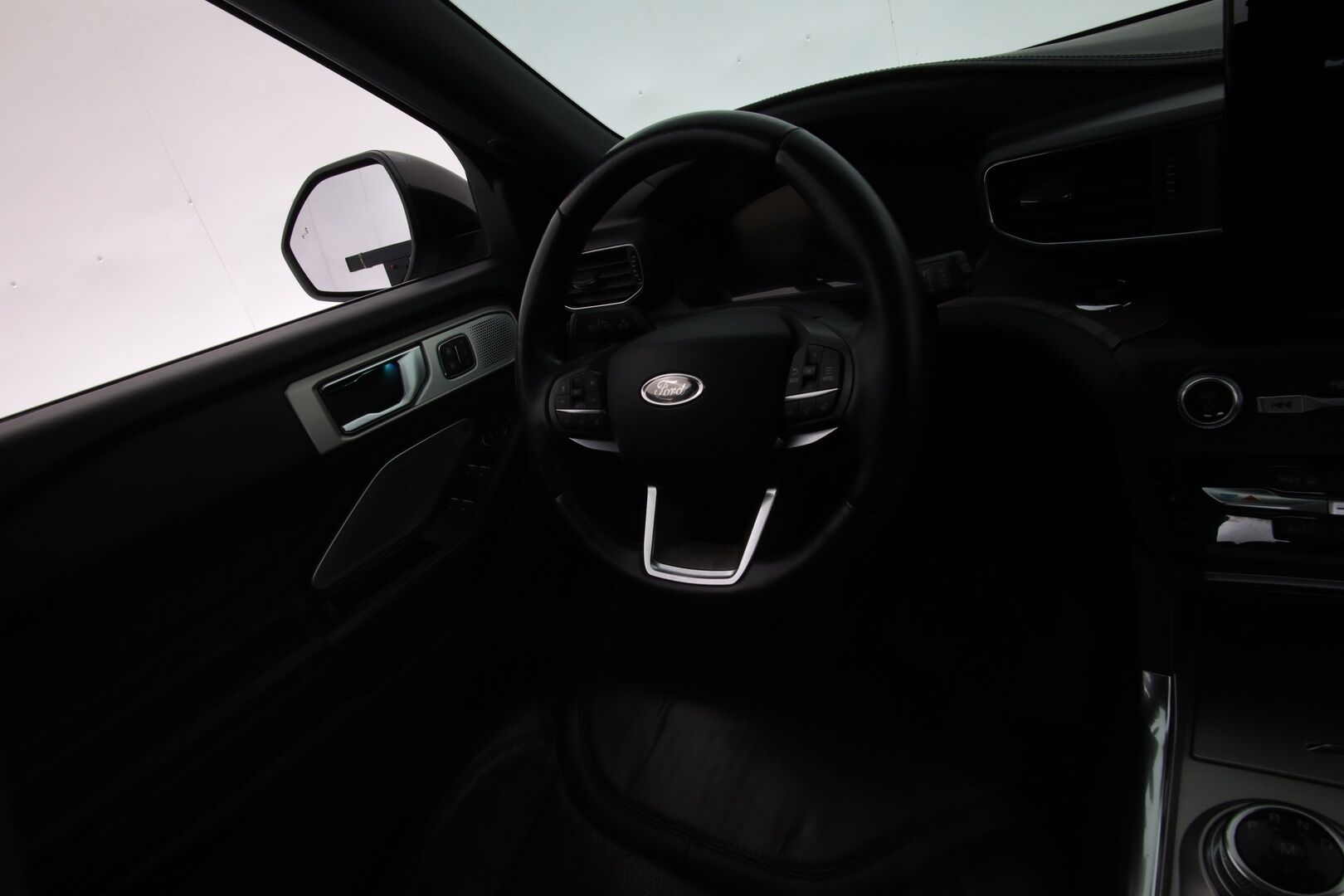 Ford Explorer 2020 3,0 V6 Ecoboost 457hv PHEV A10 AWD Platinum 7-P - | Kattava varustelu! | 7-paikkainen | ACC | B&O | 360 Kamera | Panorama | Hierovat ilmastoidut nahkaistuimet | Digimittaristo | Keyless | Suomi-auto | Muistipenkki | Ratinlämmitin |