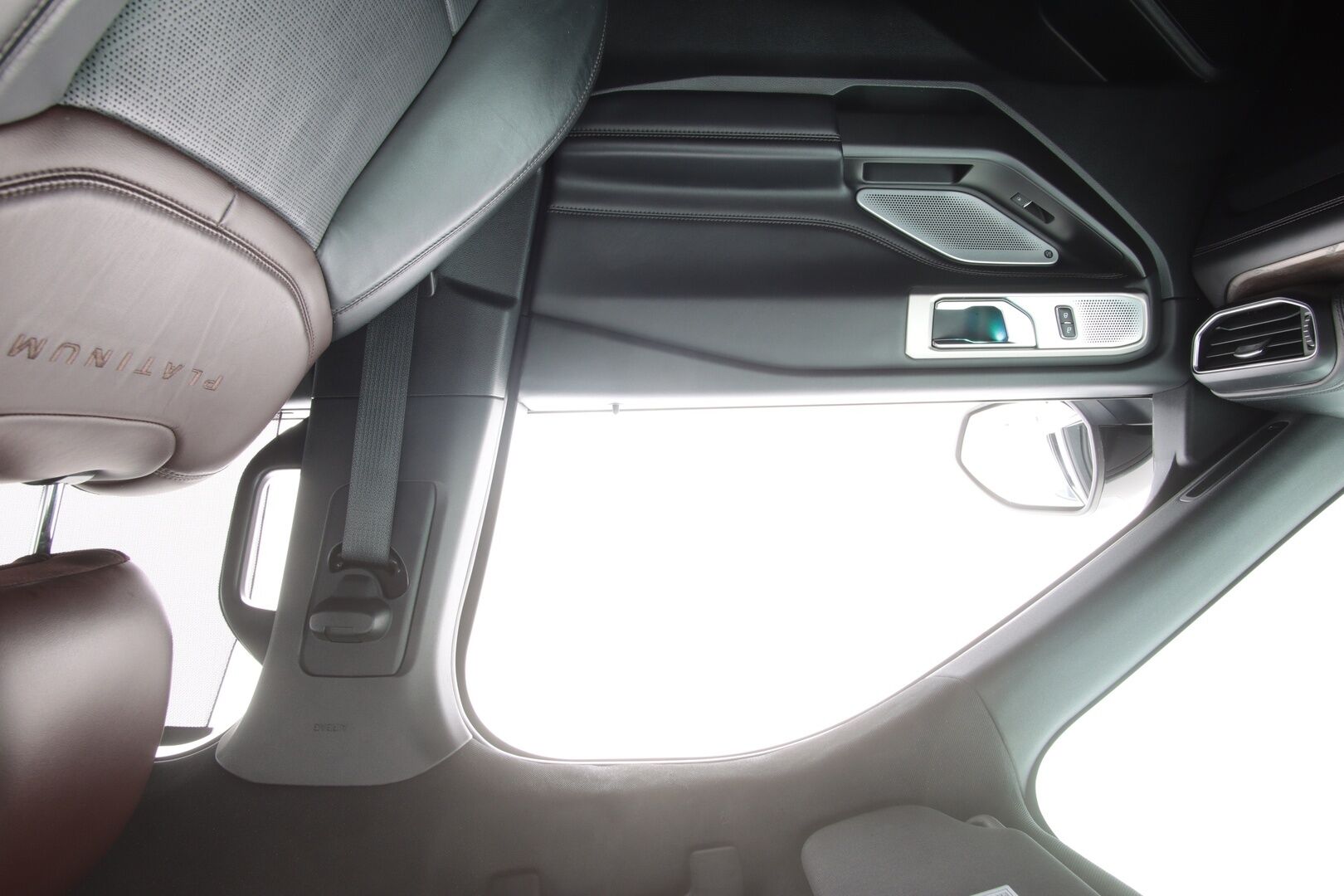 Ford Explorer 2020 3,0 V6 Ecoboost 457hv PHEV A10 AWD Platinum 7-P - | Kattava varustelu! | 7-paikkainen | ACC | B&O | 360 Kamera | Panorama | Hierovat ilmastoidut nahkaistuimet | Digimittaristo | Keyless | Suomi-auto | Muistipenkki | Ratinlämmitin |