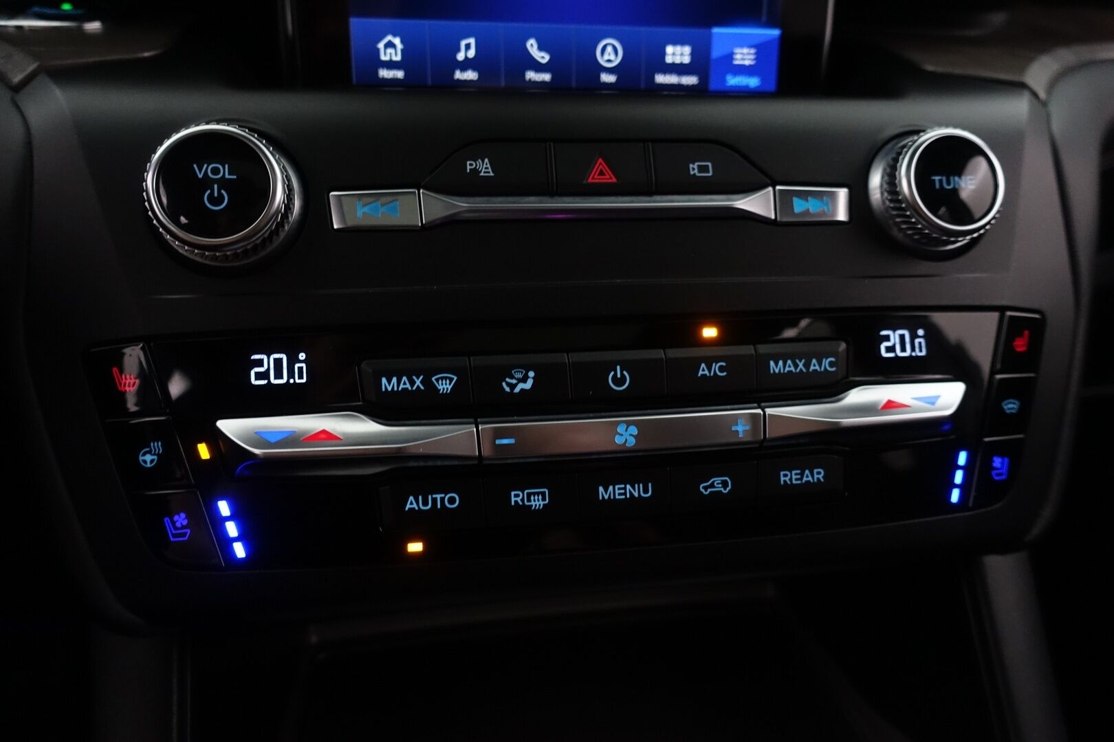 Ford Explorer 2020 3,0 V6 Ecoboost 457hv PHEV A10 AWD Platinum 7-P - | Kattava varustelu! | 7-paikkainen | ACC | B&O | 360 Kamera | Panorama | Hierovat ilmastoidut nahkaistuimet | Digimittaristo | Keyless | Suomi-auto | Muistipenkki | Ratinlämmitin |