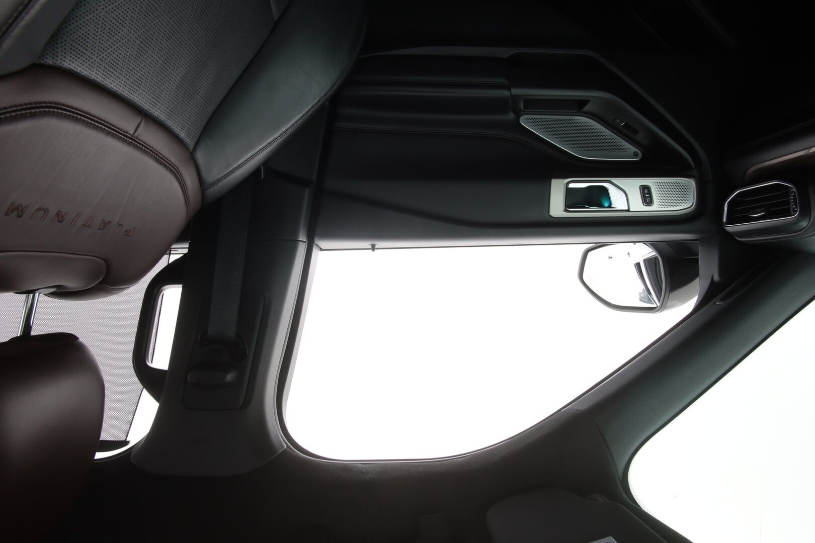 Ford Explorer 2020 3,0 V6 Ecoboost 457hv PHEV A10 AWD Platinum 7-P - | Kattava varustelu! | 7-paikkainen | ACC | B&O | 360 Kamera | Panorama | Hierovat ilmastoidut nahkaistuimet | Digimittaristo | Keyless | Suomi-auto | Muistipenkki | Ratinlämmitin |