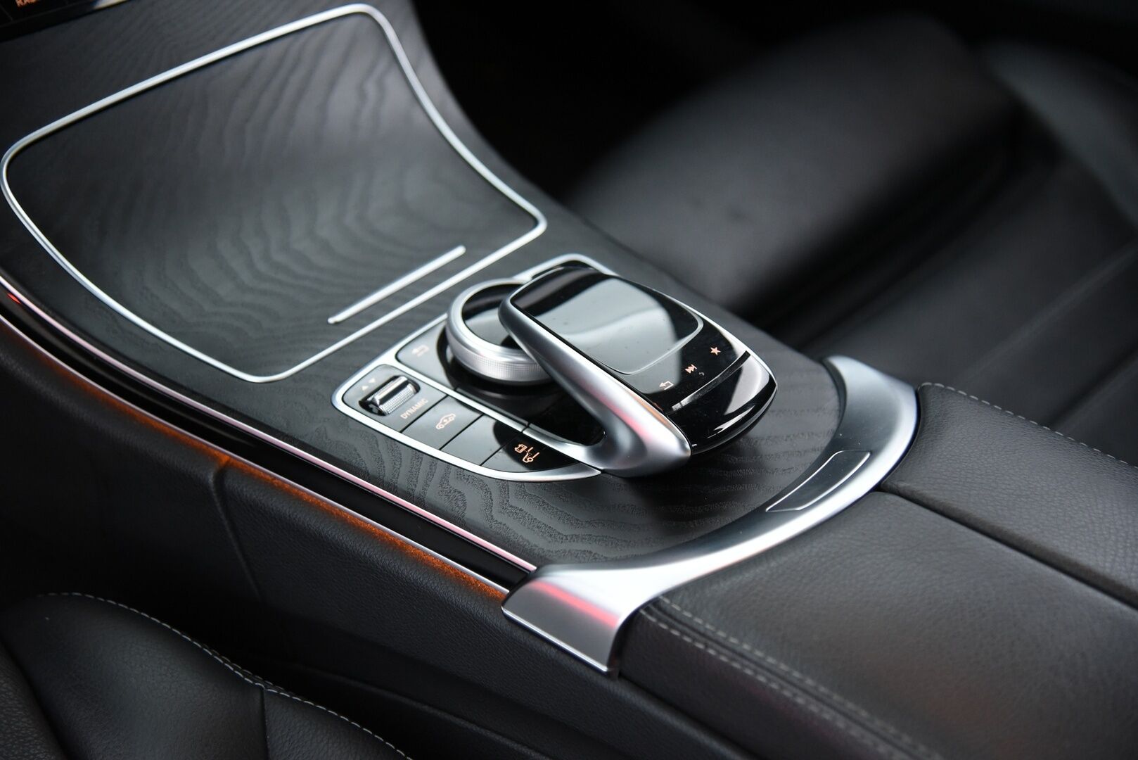 Mercedes-Benz C 2018 350 e T A Sedan Edition AMG / Panorama / Muistipaketti / 360-kamera / IHC+ / LED / - AMG Sisä- ja ulkopaketti / Todella hieno! / 