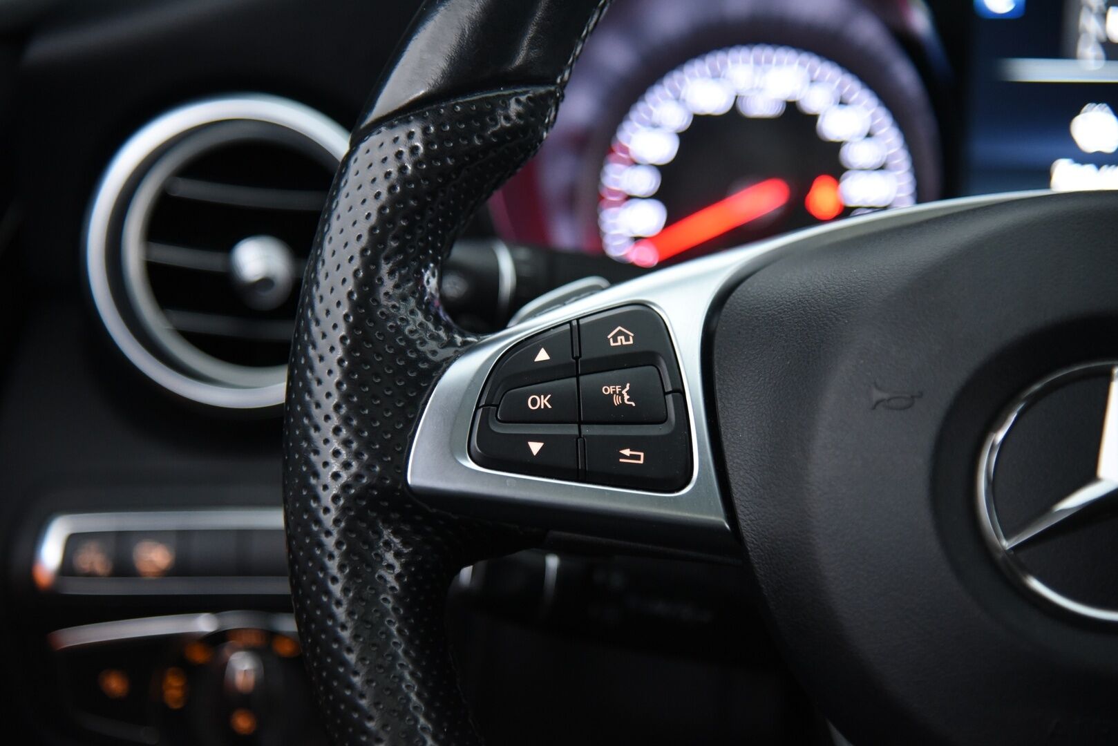 Mercedes-Benz C 2018 350 e T A Sedan Edition AMG / Panorama / Muistipaketti / 360-kamera / IHC+ / LED / - AMG Sisä- ja ulkopaketti / Todella hieno! / 