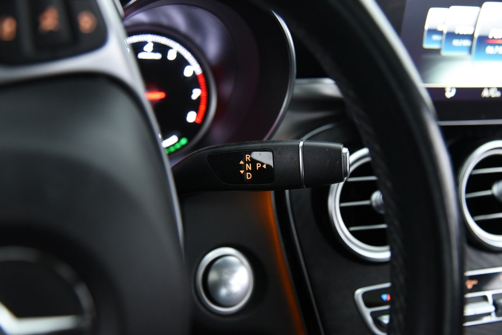 Mercedes-Benz C 2018 350 e T A Sedan Edition AMG / Panorama / Muistipaketti / 360-kamera / IHC+ / LED / - AMG Sisä- ja ulkopaketti / Todella hieno! / 