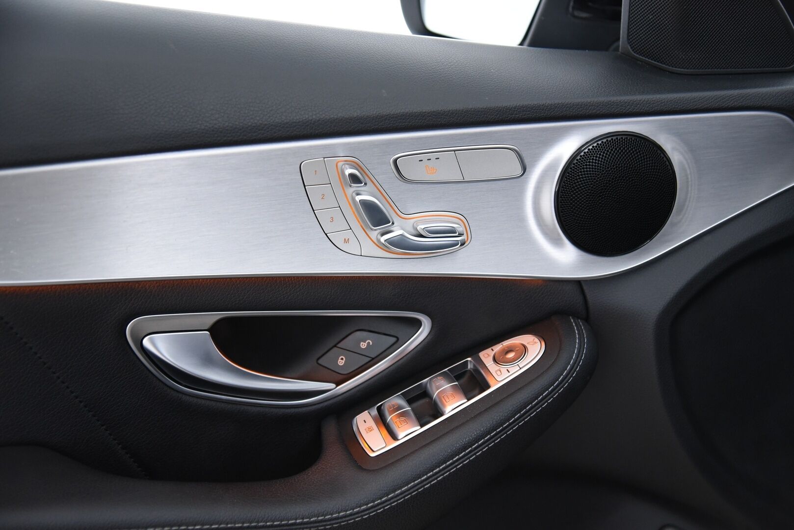 Mercedes-Benz C 2018 350 e T A Sedan Edition AMG / Panorama / Muistipaketti / 360-kamera / IHC+ / LED / - AMG Sisä- ja ulkopaketti / Todella hieno! / 