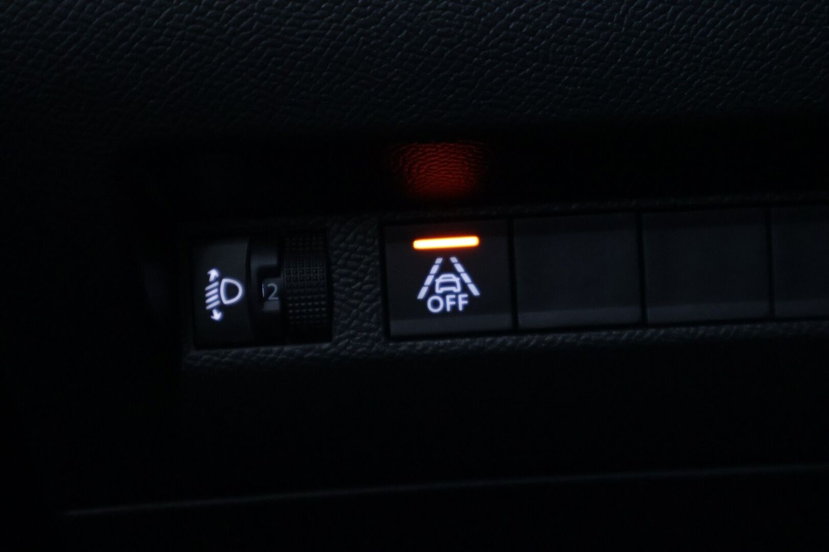Peugeot 208 2021 Active PureTech 75 * Vakionopeudensäädin / Bluetooth / Kaistavahti / Liikennemerkkien tunnistus / LED-valot * - * 2-omisteinen Suomi-auto / Kahdet renkaat vanteilla! * 
