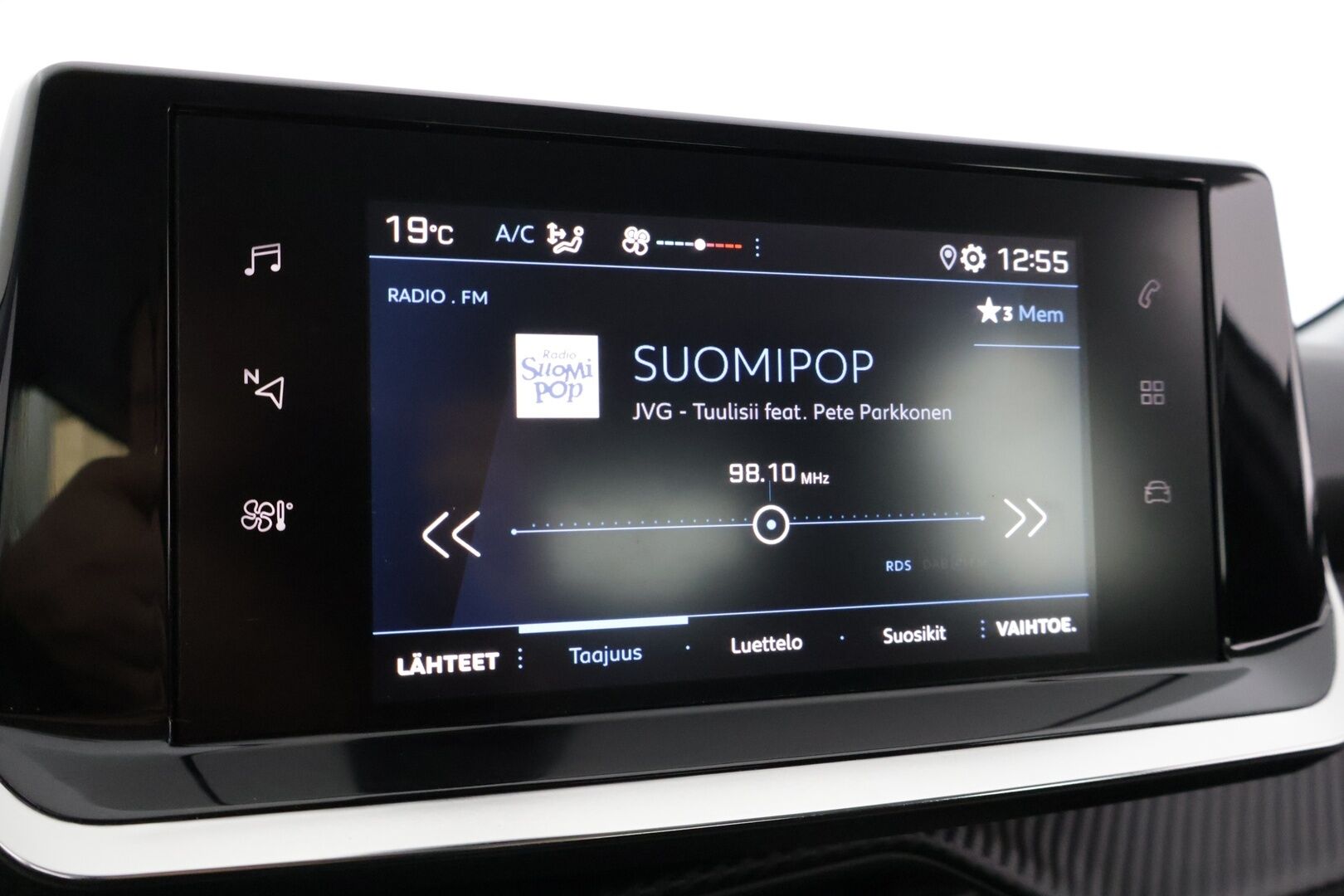 Peugeot 208 2021 Active PureTech 75 * Vakionopeudensäädin / Bluetooth / Kaistavahti / Liikennemerkkien tunnistus / LED-valot * - * 2-omisteinen Suomi-auto / Kahdet renkaat vanteilla! * 