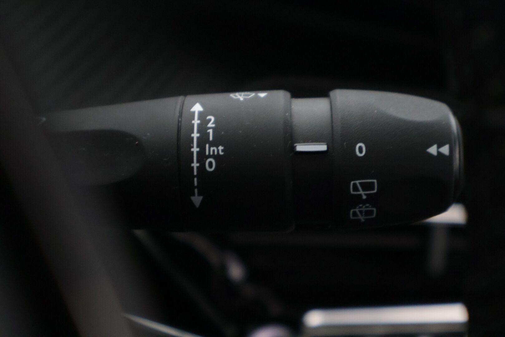 Peugeot 208 2021 Active PureTech 75 * Vakionopeudensäädin / Bluetooth / Kaistavahti / Liikennemerkkien tunnistus / LED-valot * - * 2-omisteinen Suomi-auto / Kahdet renkaat vanteilla! * 