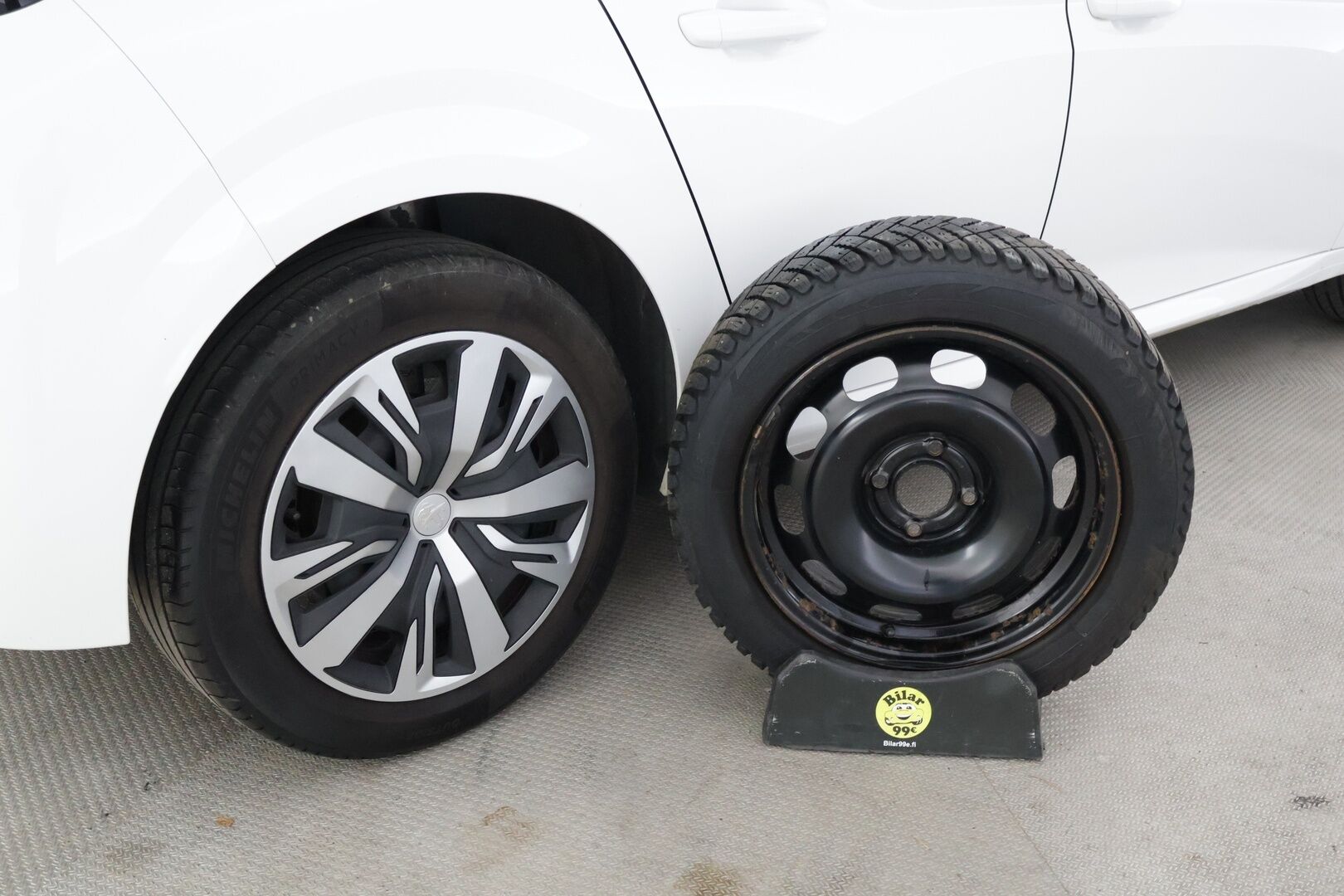 Peugeot 208 2021 Active PureTech 75 * Vakionopeudensäädin / Bluetooth / Kaistavahti / Liikennemerkkien tunnistus / LED-valot * - * 2-omisteinen Suomi-auto / Kahdet renkaat vanteilla! * 