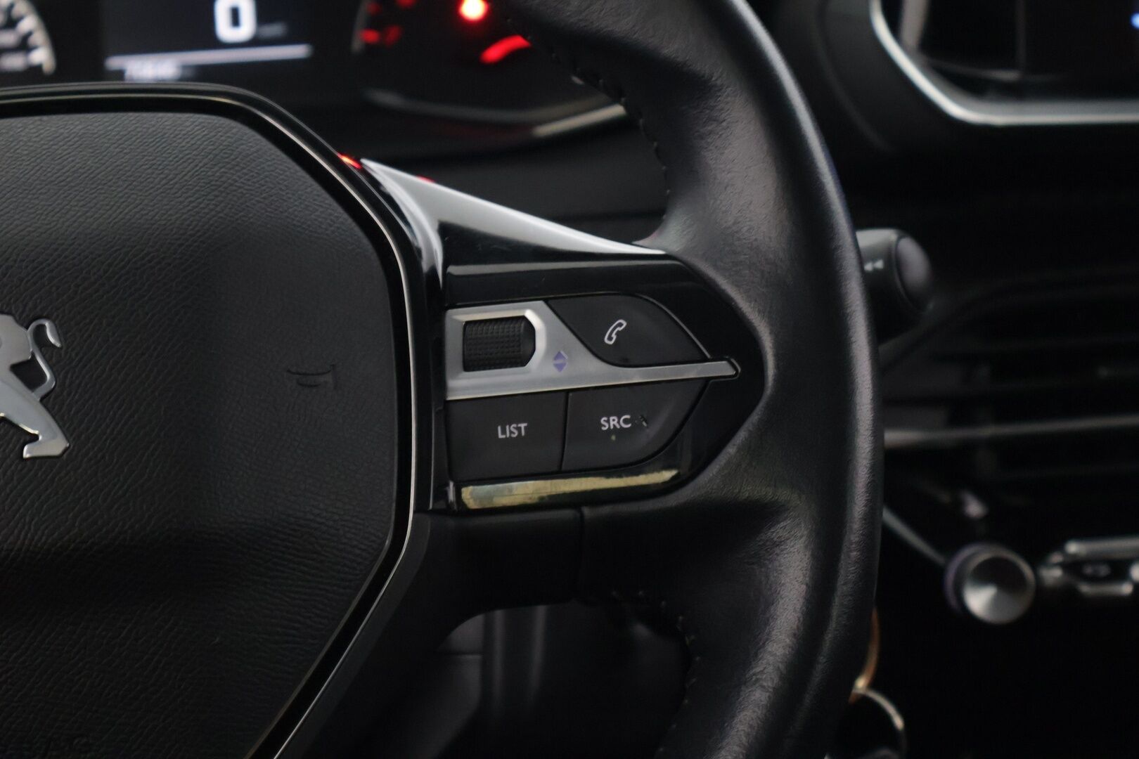 Peugeot 208 2021 Active PureTech 75 * Vakionopeudensäädin / Bluetooth / Kaistavahti / Liikennemerkkien tunnistus / LED-valot * - * 2-omisteinen Suomi-auto / Kahdet renkaat vanteilla! * 