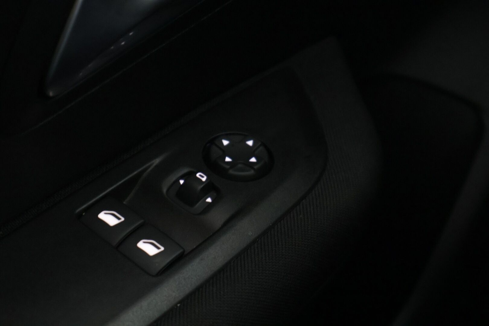 Peugeot 208 2021 Active PureTech 75 * Vakionopeudensäädin / Bluetooth / Kaistavahti / Liikennemerkkien tunnistus / LED-valot * - * 2-omisteinen Suomi-auto / Kahdet renkaat vanteilla! * 