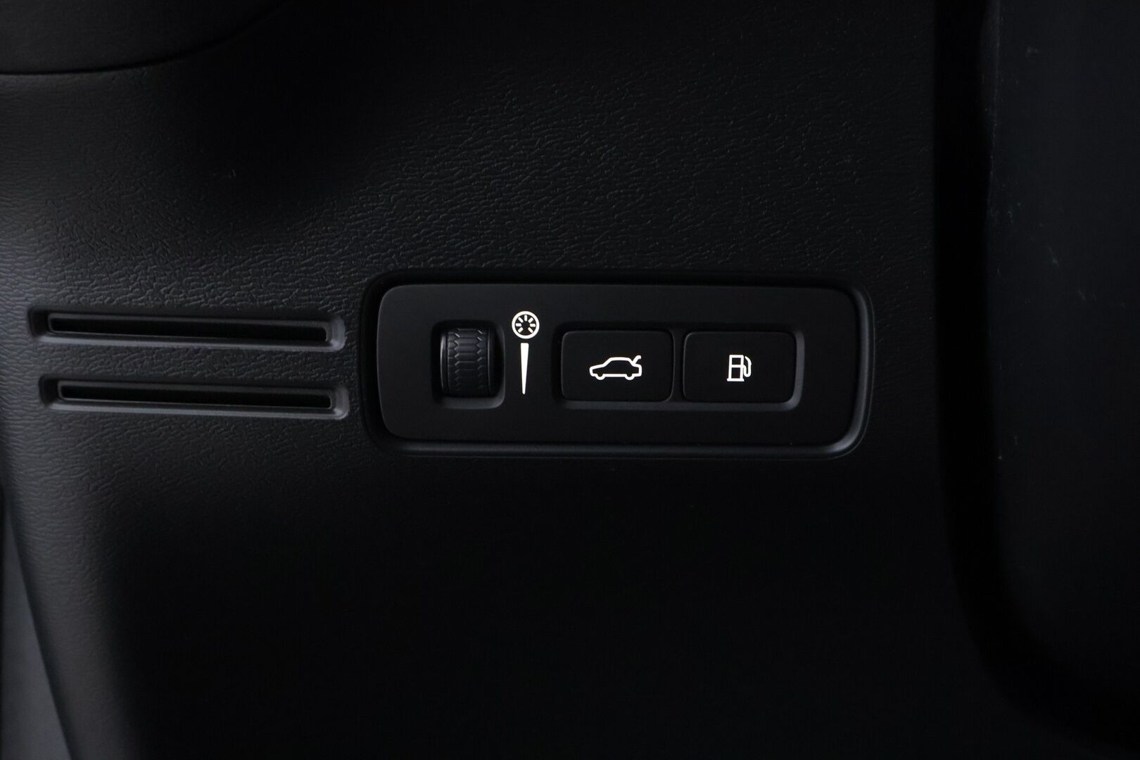 Volvo XC40 2021 T5 TwE Business R-Design aut - Suomiauto | Webasto | Koukku | Harman&Kardon | Nahka-Alcantara | Peruutuskamera | BLIS | Navi | Adapt.LED | Supervarusteet!