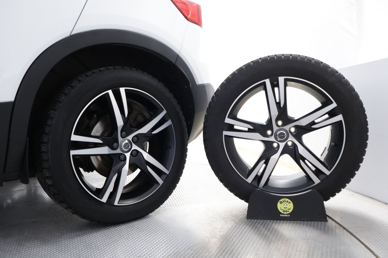 Volvo XC40 2021 T5 TwE Business R-Design aut - Suomiauto | Webasto | Koukku | Harman&Kardon | Nahka-Alcantara | Peruutuskamera | BLIS | Navi | Adapt.LED | Supervarusteet!