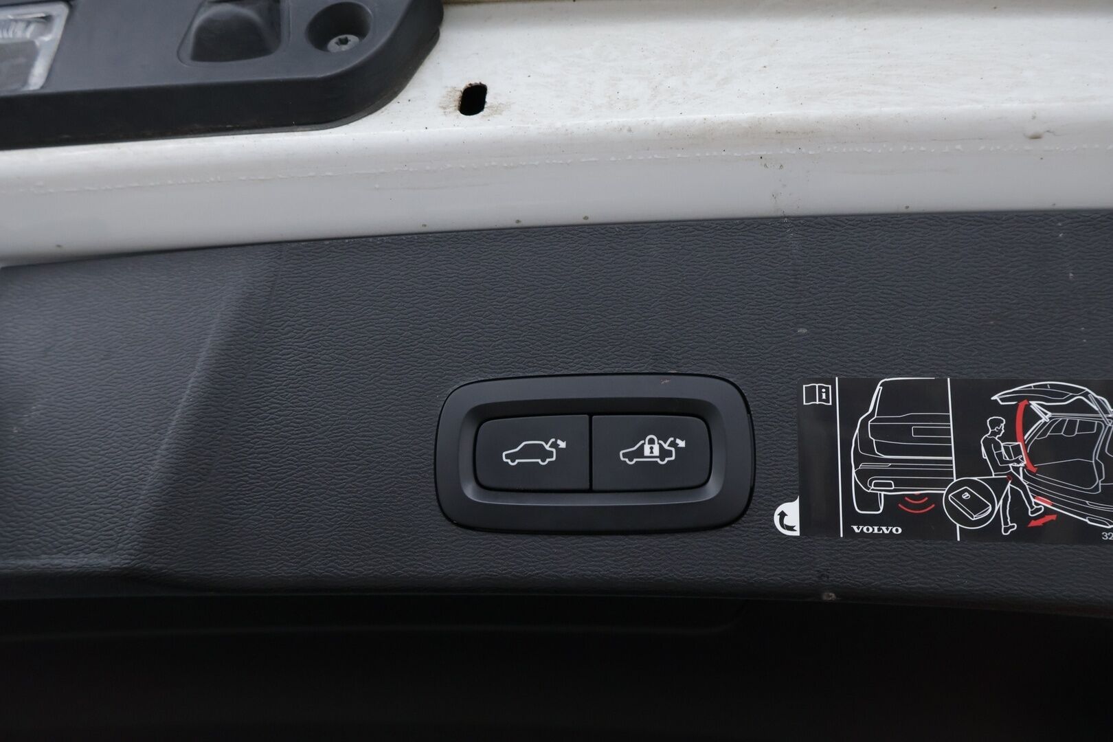 Volvo XC40 2021 T5 TwE Business R-Design aut - Suomiauto | Webasto | Koukku | Harman&Kardon | Nahka-Alcantara | Peruutuskamera | BLIS | Navi | Adapt.LED | Supervarusteet!