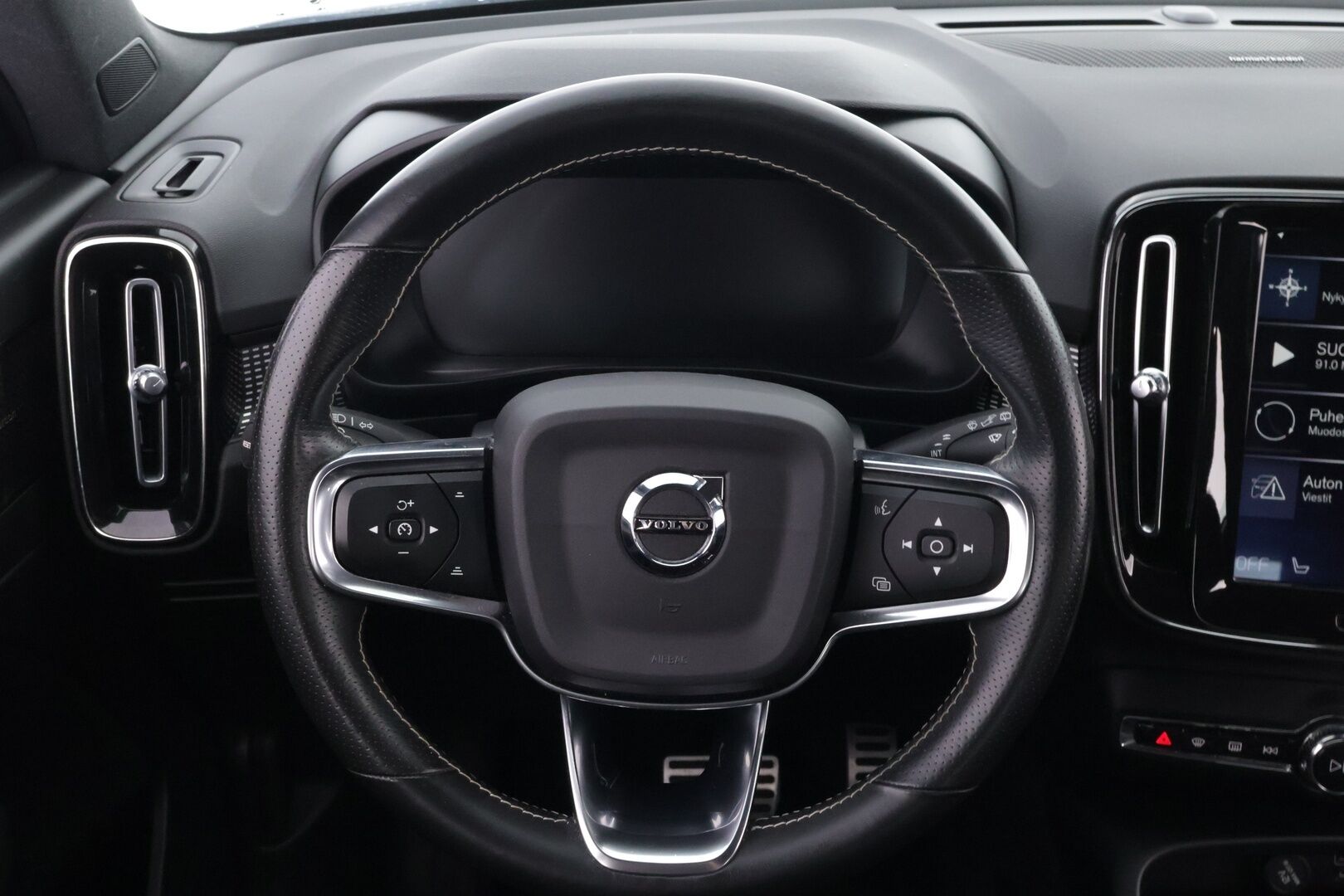 Volvo XC40 2021 T5 TwE Business R-Design aut - Suomiauto | Webasto | Koukku | Harman&Kardon | Nahka-Alcantara | Peruutuskamera | BLIS | Navi | Adapt.LED | Supervarusteet!