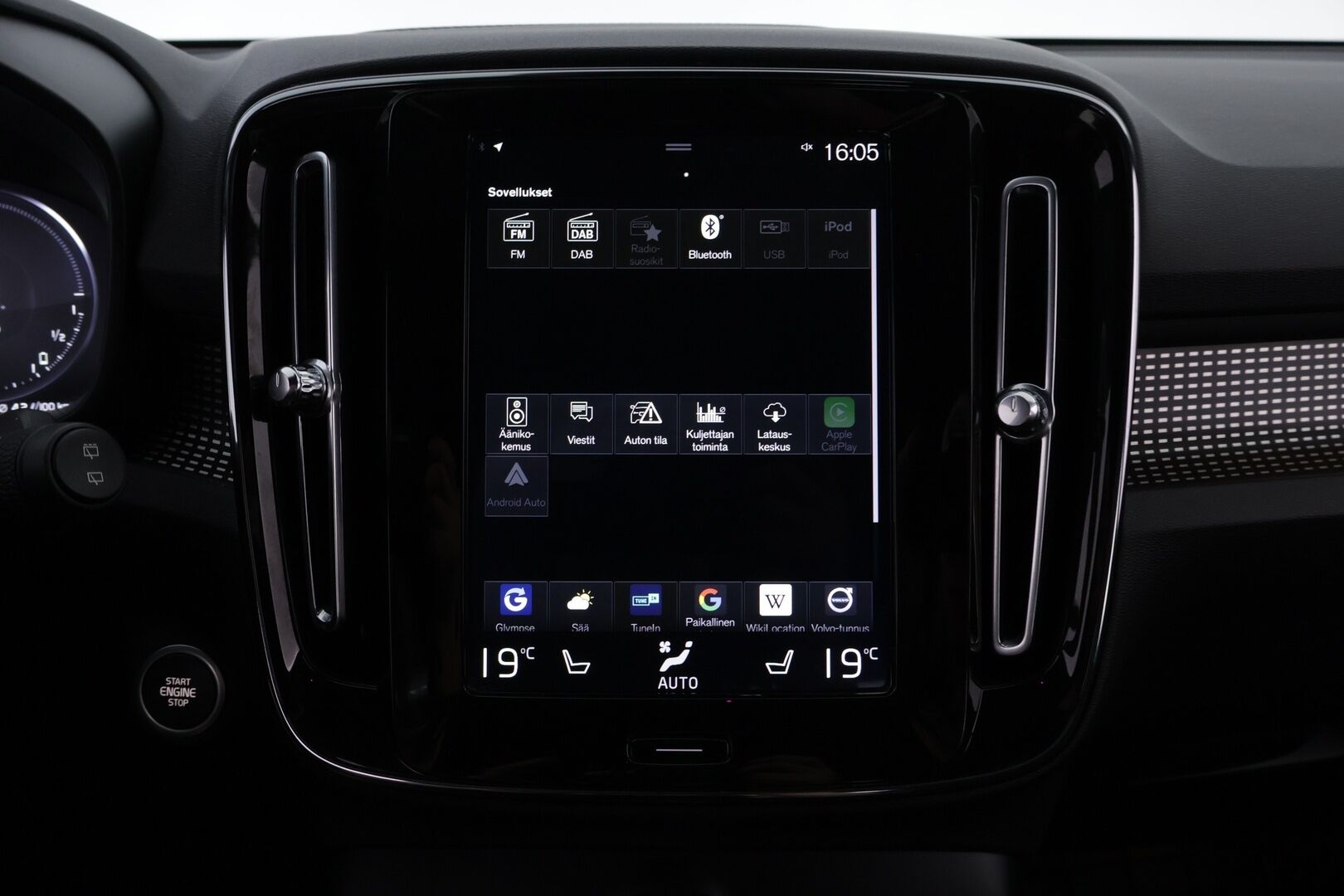 Volvo XC40 2021 T5 TwE Business R-Design aut - Suomiauto | Webasto | Koukku | Harman&Kardon | Nahka-Alcantara | Peruutuskamera | BLIS | Navi | Adapt.LED | Supervarusteet!