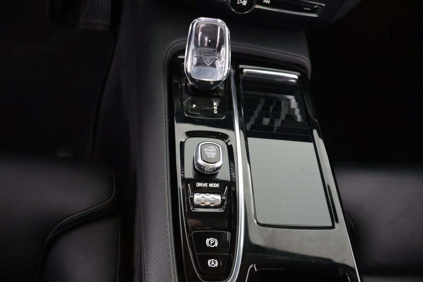 Volvo V60 2021 T8 TwE AWD Business Inscription aut - ACC | Pilot Assist | Panorama | 360° kamera | Muistipenkit | Webasto | Merkkihuollettu | Jakohihna vaihdettu 2025 | Supersiisti