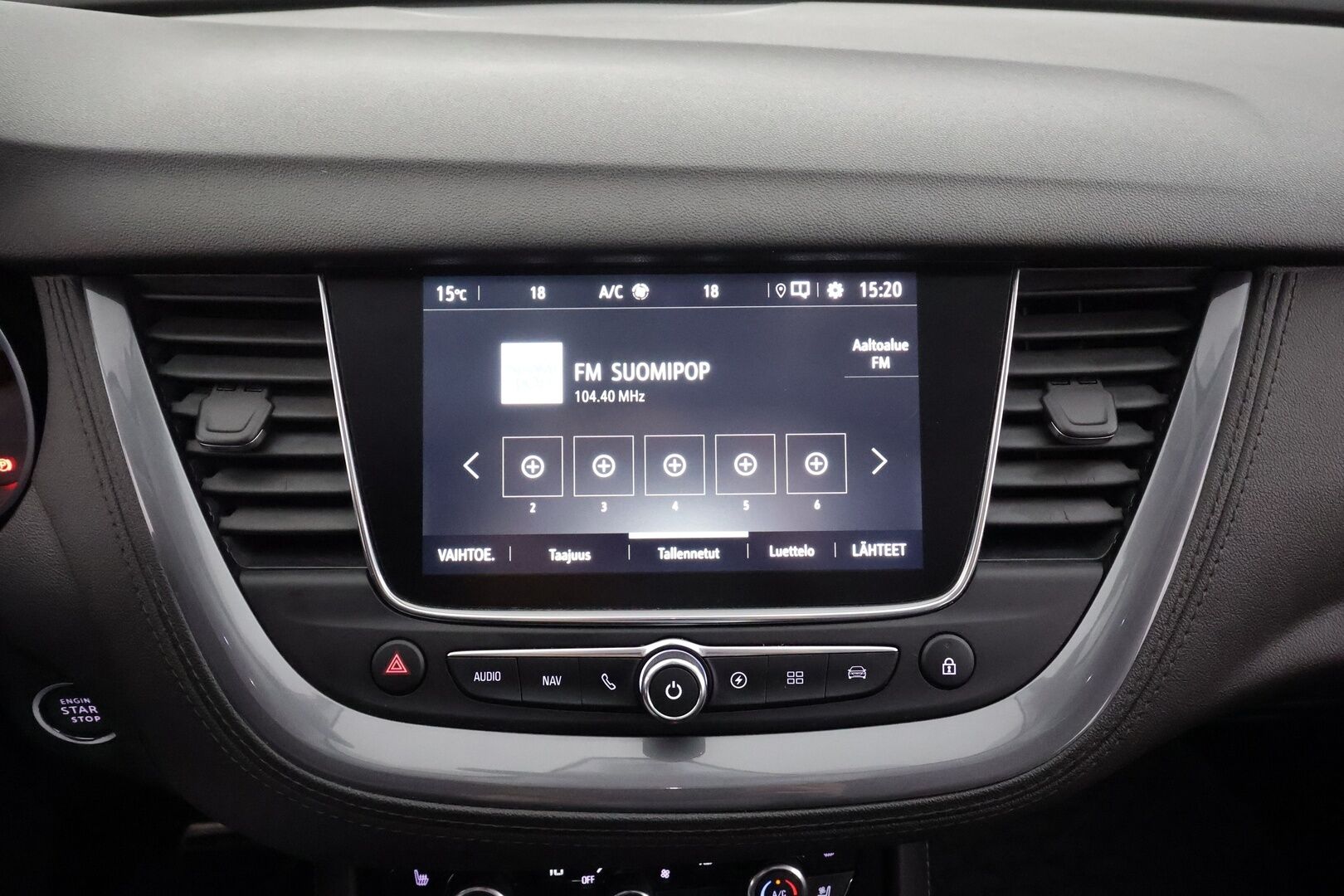 Opel Grandland X 2020 PHEV Innovation Plus Business 225 Turbo A8 FWD * Ilmastoitu Muistipenkki / LED / 360° / Koukku / Kaistavahti / Navi * - Suomi-auto / 2x Latauskaapelit / Kahdet renkaat - HULLU BLACKWEEK KORKOTARJOUS 2,49%