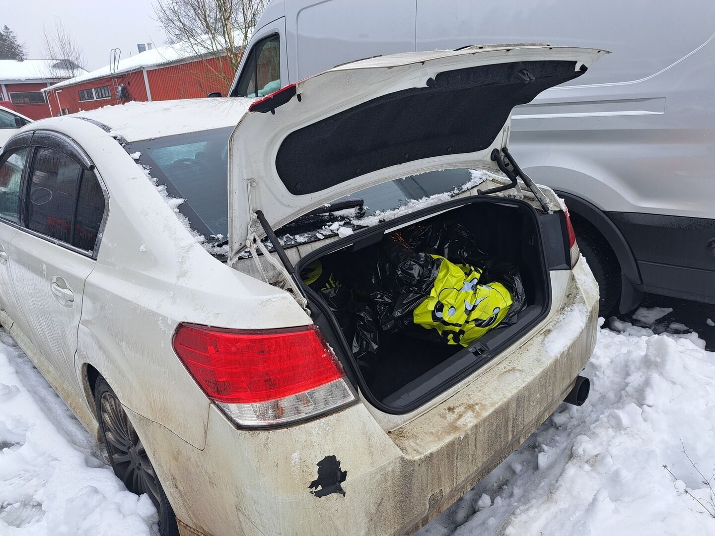 Subaru Legacy 2009 Sedan AWD 2.5 - YritysOutlet - Myydään vain yrityksille - Kahdet renkaat / Japanin tuonti / Pienet kilsat