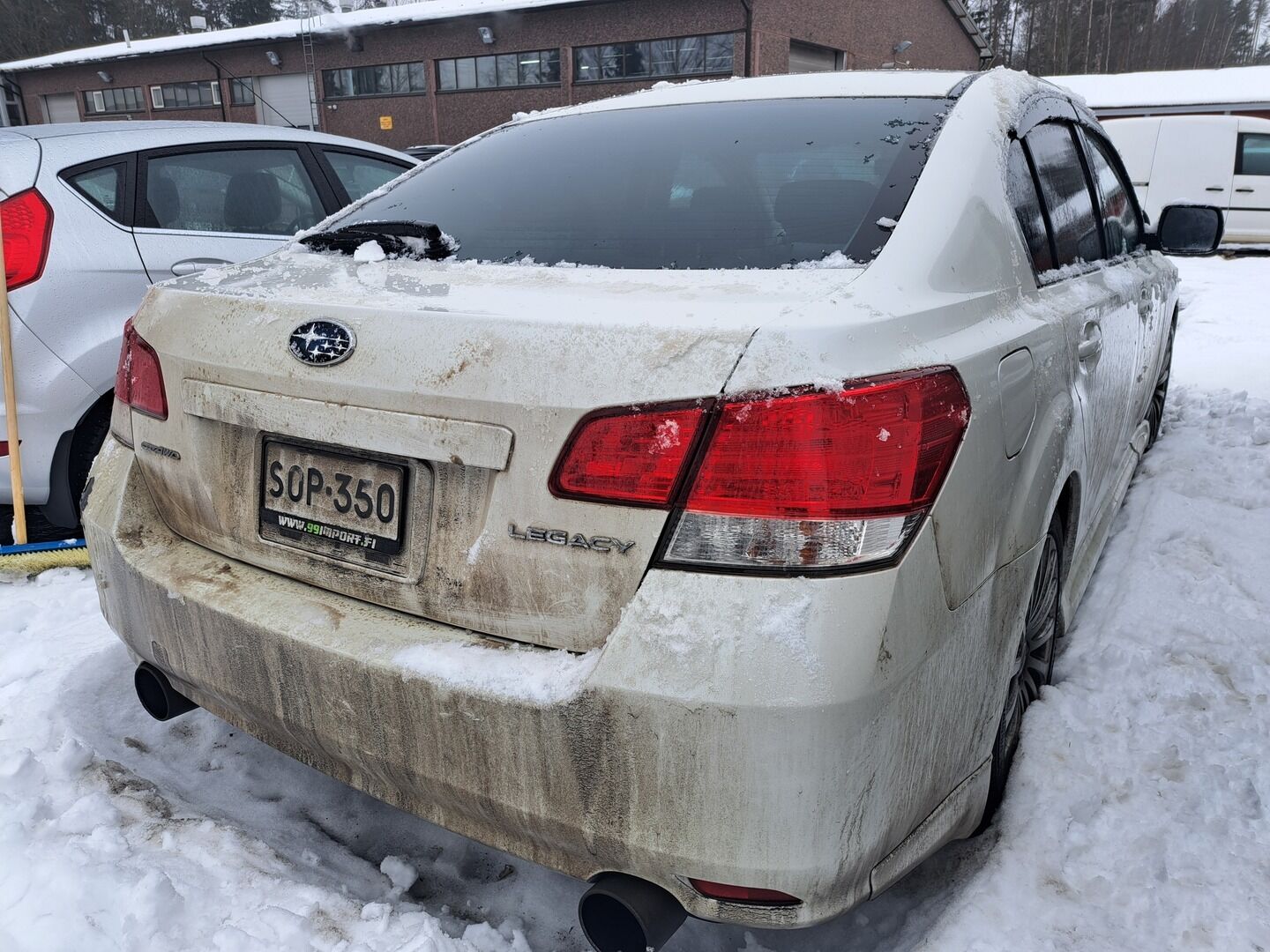 Subaru Legacy 2009 Sedan AWD 2.5 - YritysOutlet - Myydään vain yrityksille - Kahdet renkaat / Japanin tuonti / Pienet kilsat