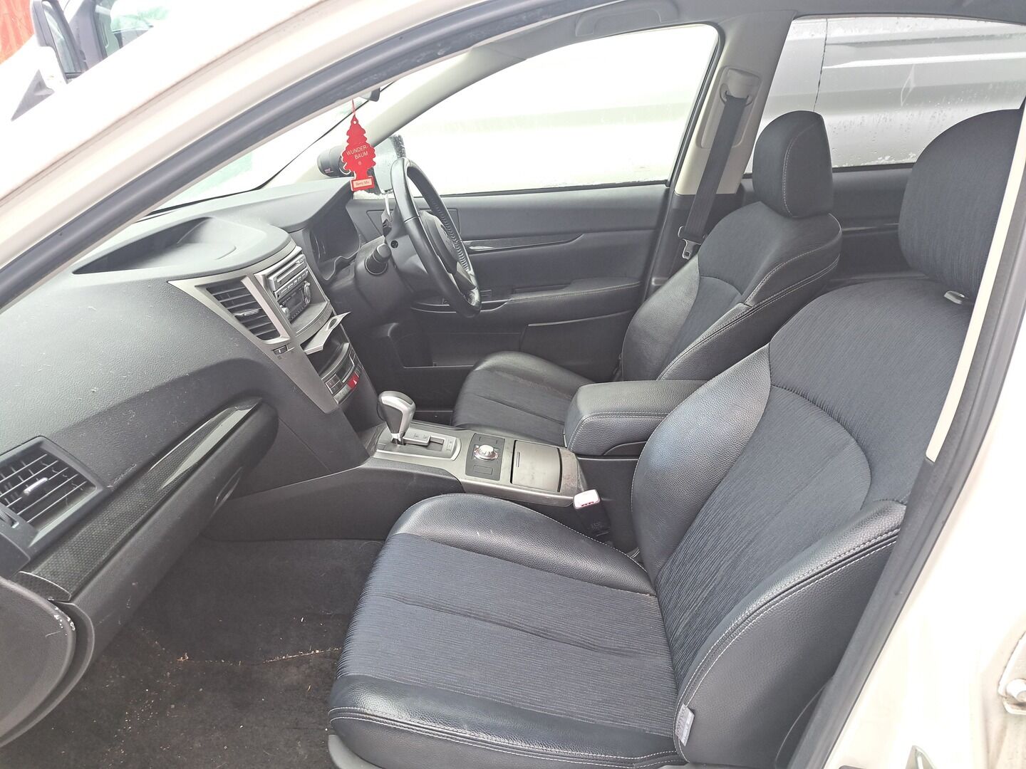 Subaru Legacy 2009 Sedan AWD 2.5 - YritysOutlet - Myydään vain yrityksille - Kahdet renkaat / Japanin tuonti / Pienet kilsat