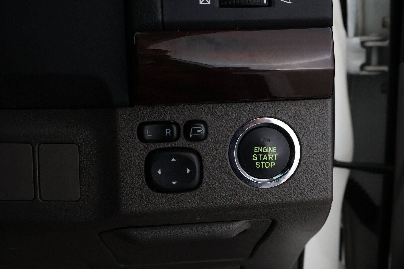 Toyota Mark X 2010 GRX130 250G V6 Facelift Aut * Peruutuskamera / Sähköpenkit / Lohkolämmitin / Xenon / Upea yksilö! - Helmiäisväri / KeylessGo / Juuri tullut Tampereelle! - HULLUT JOULUT KORKOTARJOUS 2,49% 