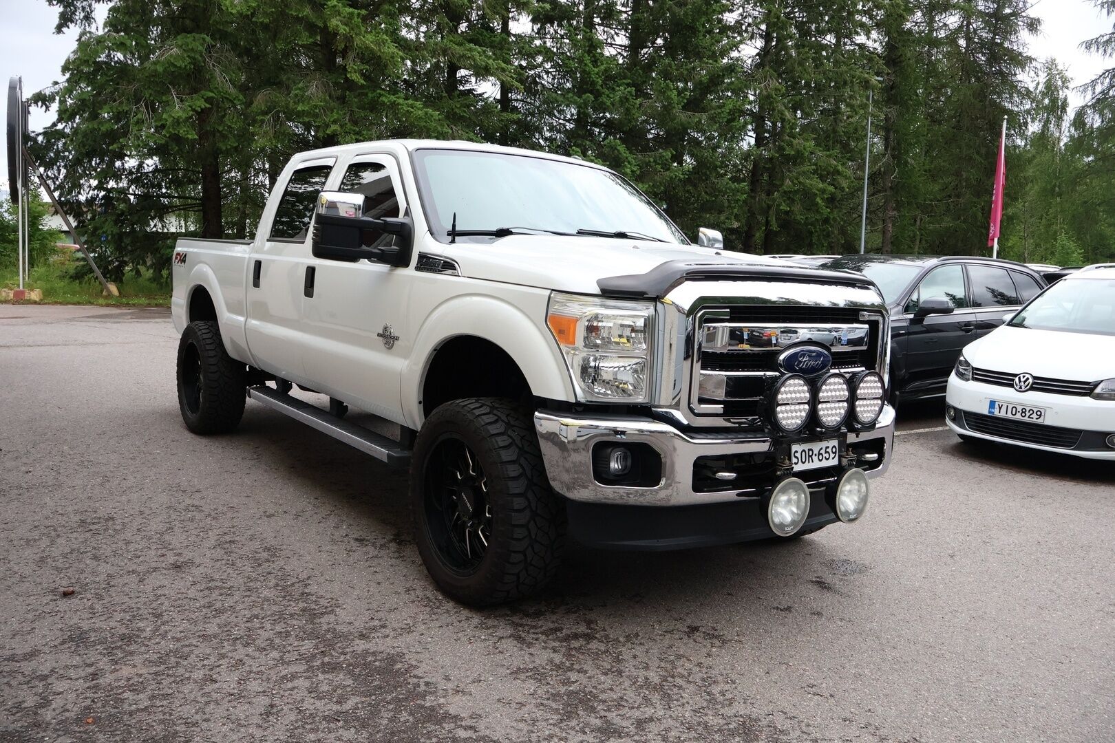 Ford F250 2014 Super Duty Crew Cab 6.7L POWERSTROKE DIESEL *MYYDÄÄN HUUTOKAUPAT.COM* - 3,99 % KORKOTARJOUS TÄHÄN AUTOON - *SÄRMÄ SEKÄ NÄYTTÄVÄ F250* *MYYDÄÄN HUUTOKAUPAT.COM*