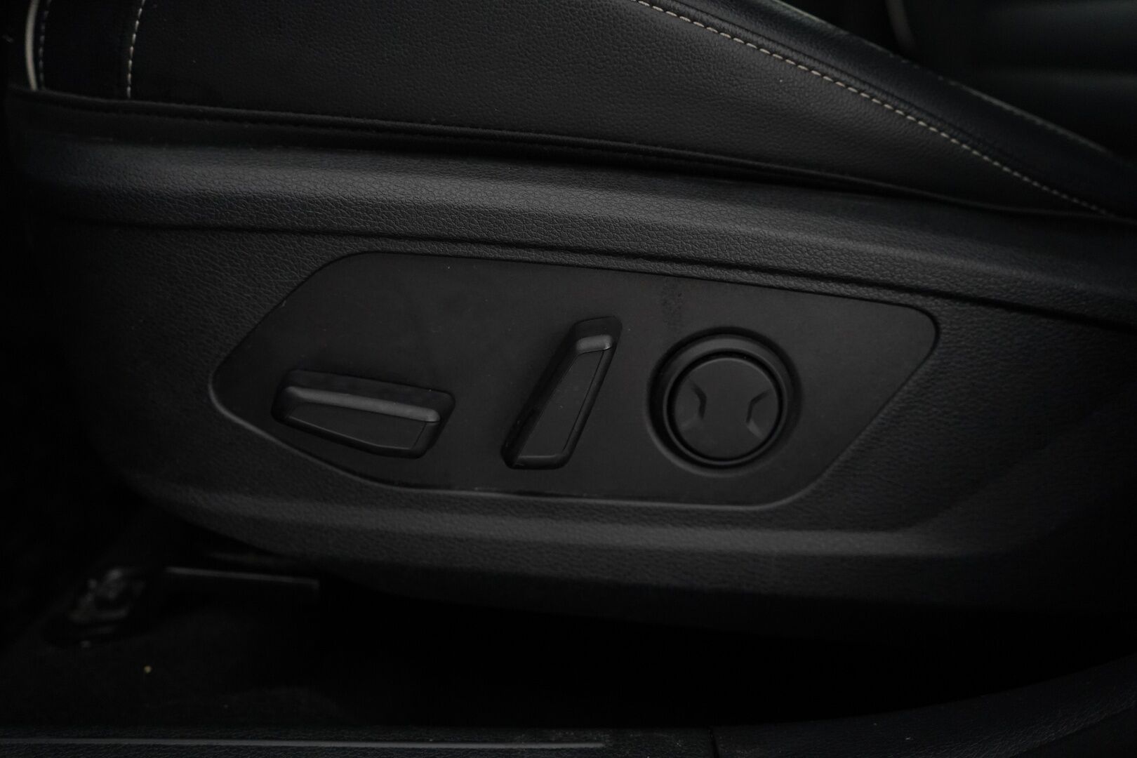 Kia Sportage 2022 1,6 T-GDI FWD Mild-Hybrid GT-Line DCT 150hv *ACC / H&K / 360-kamera / Ilmastoidut istuimet / Muistipenkki* - Kahdet alumiinivanteet / Suomi-auto 