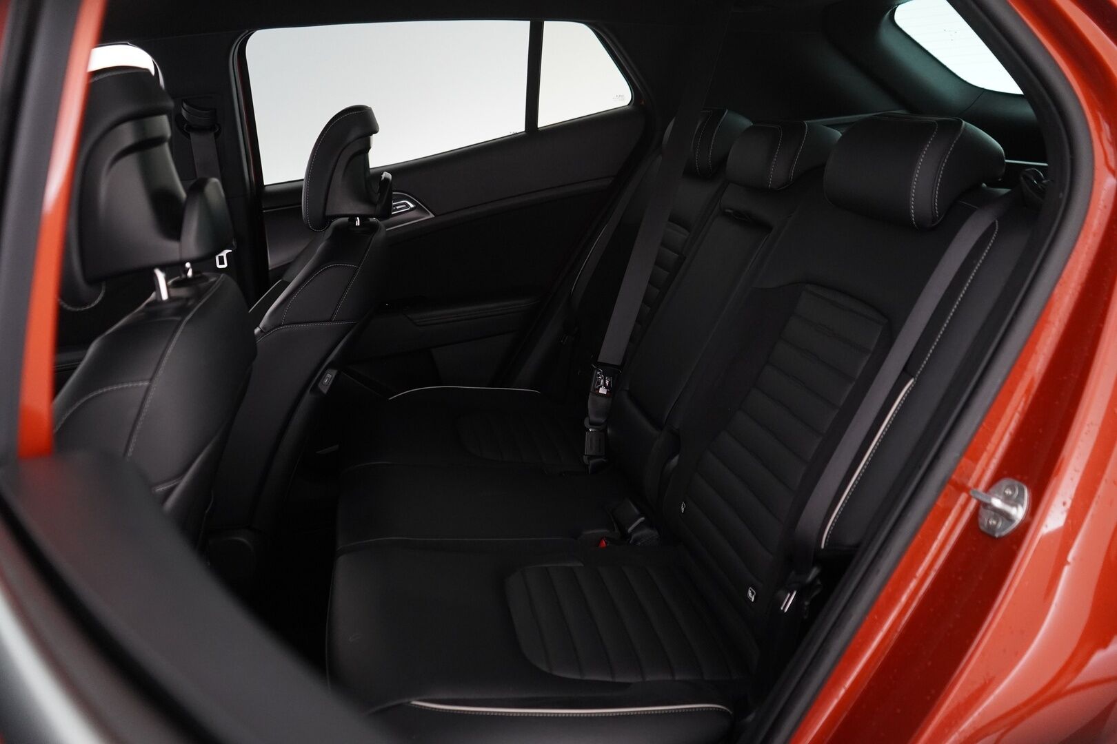 Kia Sportage 2022 1,6 T-GDI FWD Mild-Hybrid GT-Line DCT 150hv *ACC / H&K / 360-kamera / Ilmastoidut istuimet / Muistipenkki* - Kahdet alumiinivanteet / Suomi-auto 