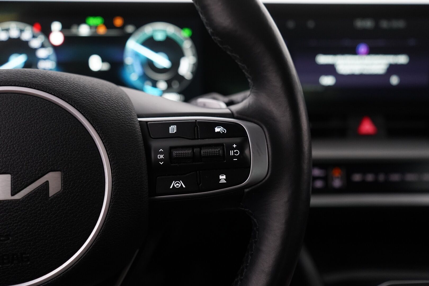 Kia Sportage 2022 1,6 T-GDI FWD Mild-Hybrid GT-Line DCT 150hv *ACC / H&K / 360-kamera / Ilmastoidut istuimet / Muistipenkki* - Kahdet alumiinivanteet / Suomi-auto 