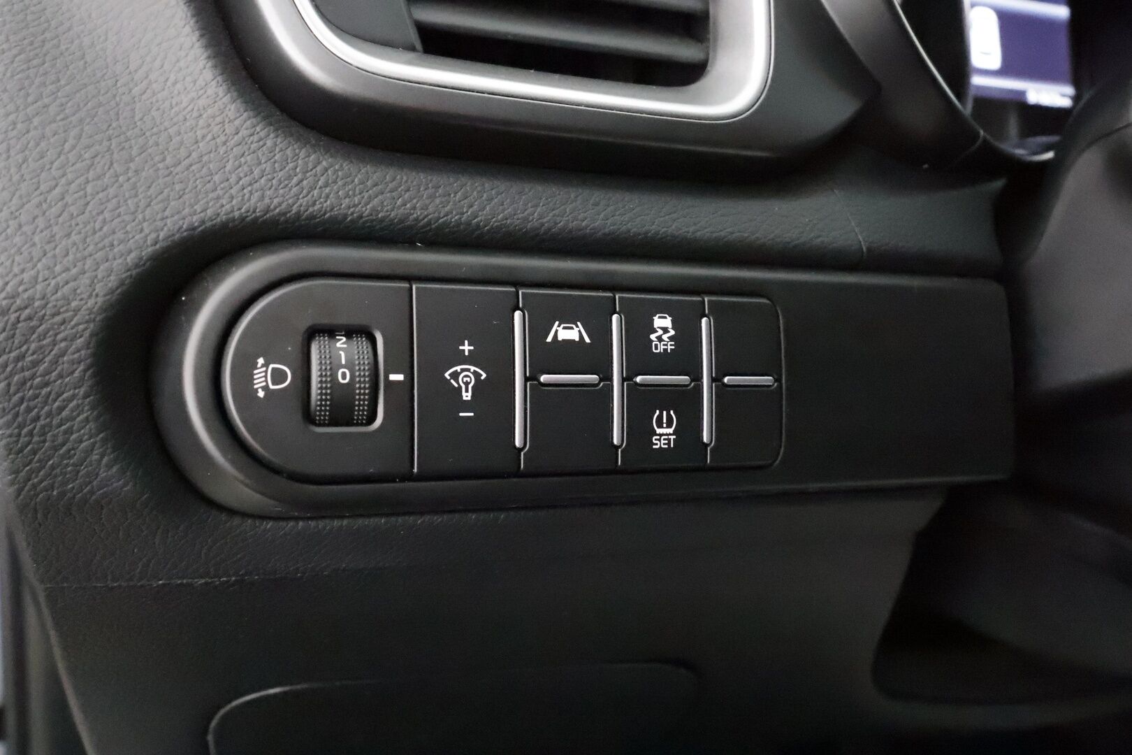 Kia Ceed 2022 1,0 T-GDI Mild-Hybrid 120hv LX SW DCT * Suomi-auto / Vakkari / P.tutka / Bluetooth / 2xRenkaat / Lohkolämmitin *