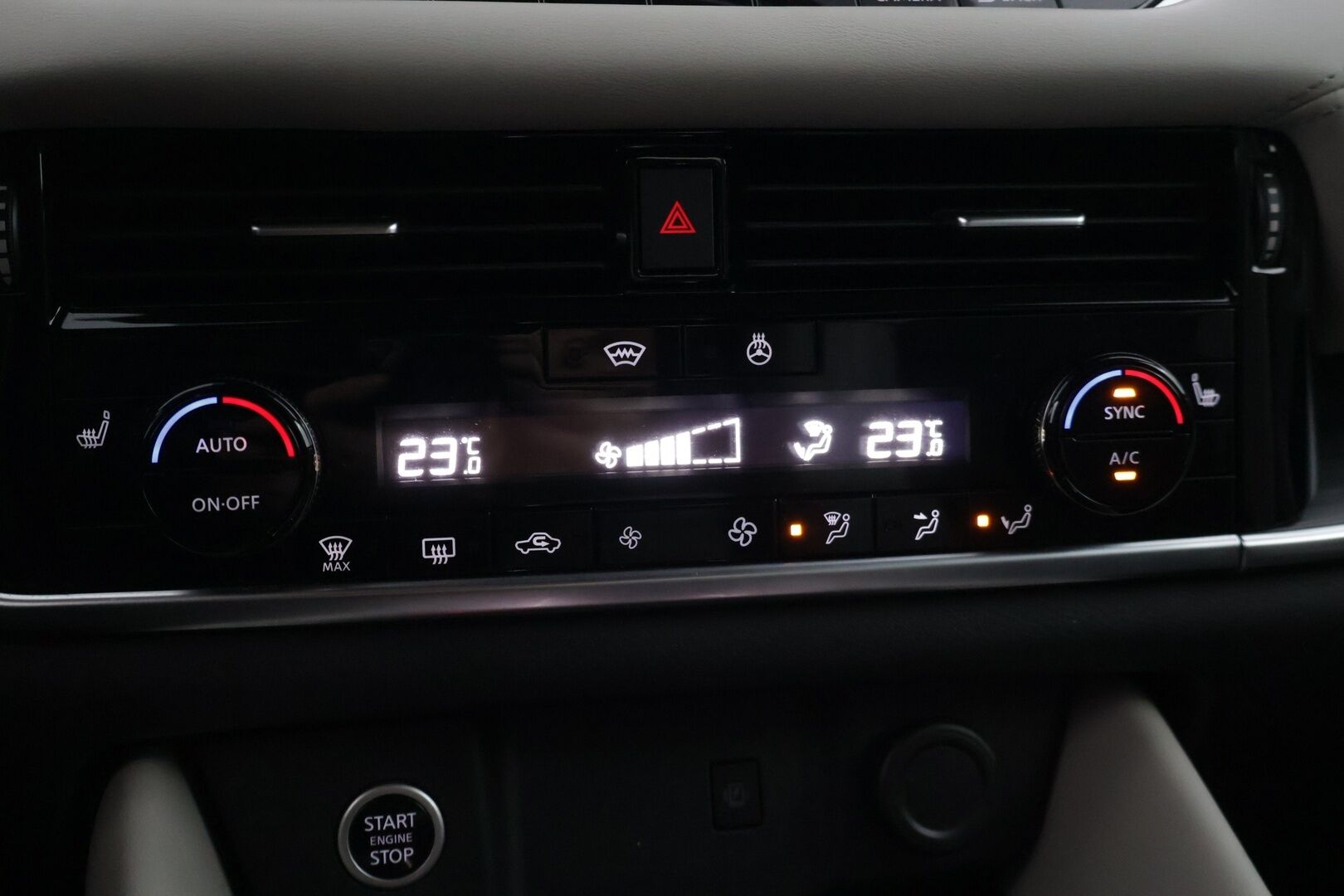 Nissan Qashqai 2022 DIG-T 160 Tekna 2WD DCT * ACC / Keyless / 360° / Vetokoukku* - *Suomi-auto Webasto / Vaaleat puolinahka penkit / 2x renkaat / / 360°* - HULLUT VÄLIPÄIVÄT KORKOTARJOUS 2,49%