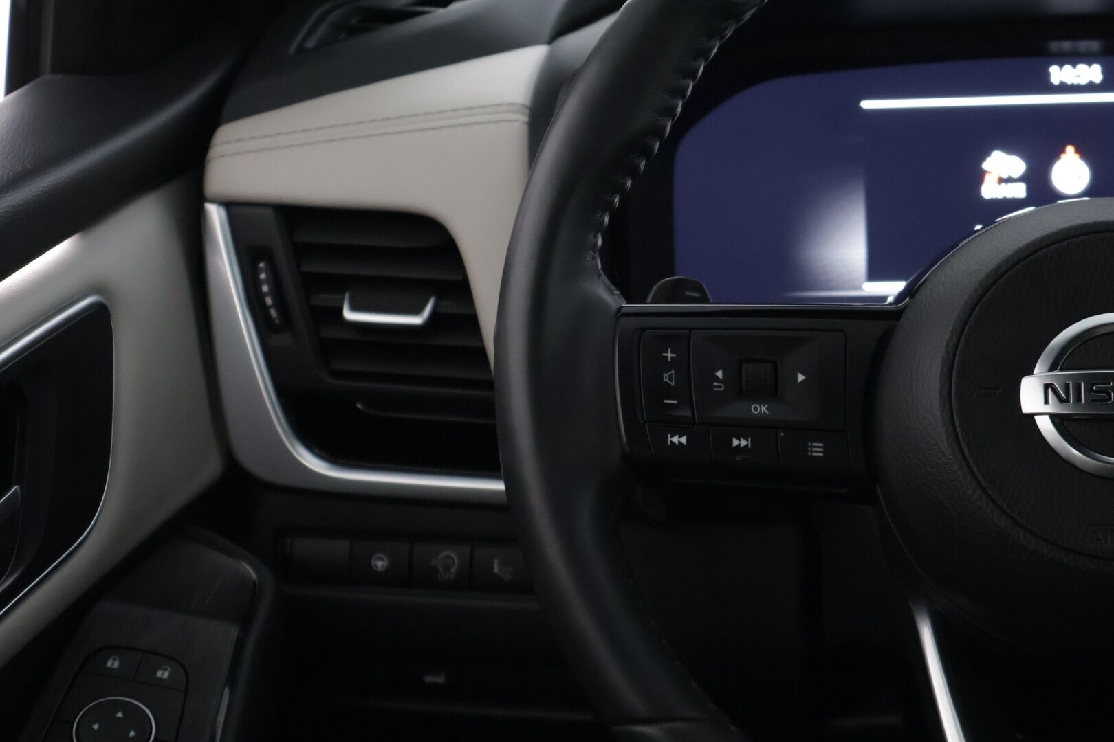 Nissan Qashqai 2022 DIG-T 160 Tekna 2WD DCT * ACC / Keyless / 360° / Vetokoukku* - *Suomi-auto Webasto / Vaaleat puolinahka penkit / 2x renkaat / / 360°* - HULLUT VÄLIPÄIVÄT KORKOTARJOUS 2,49%