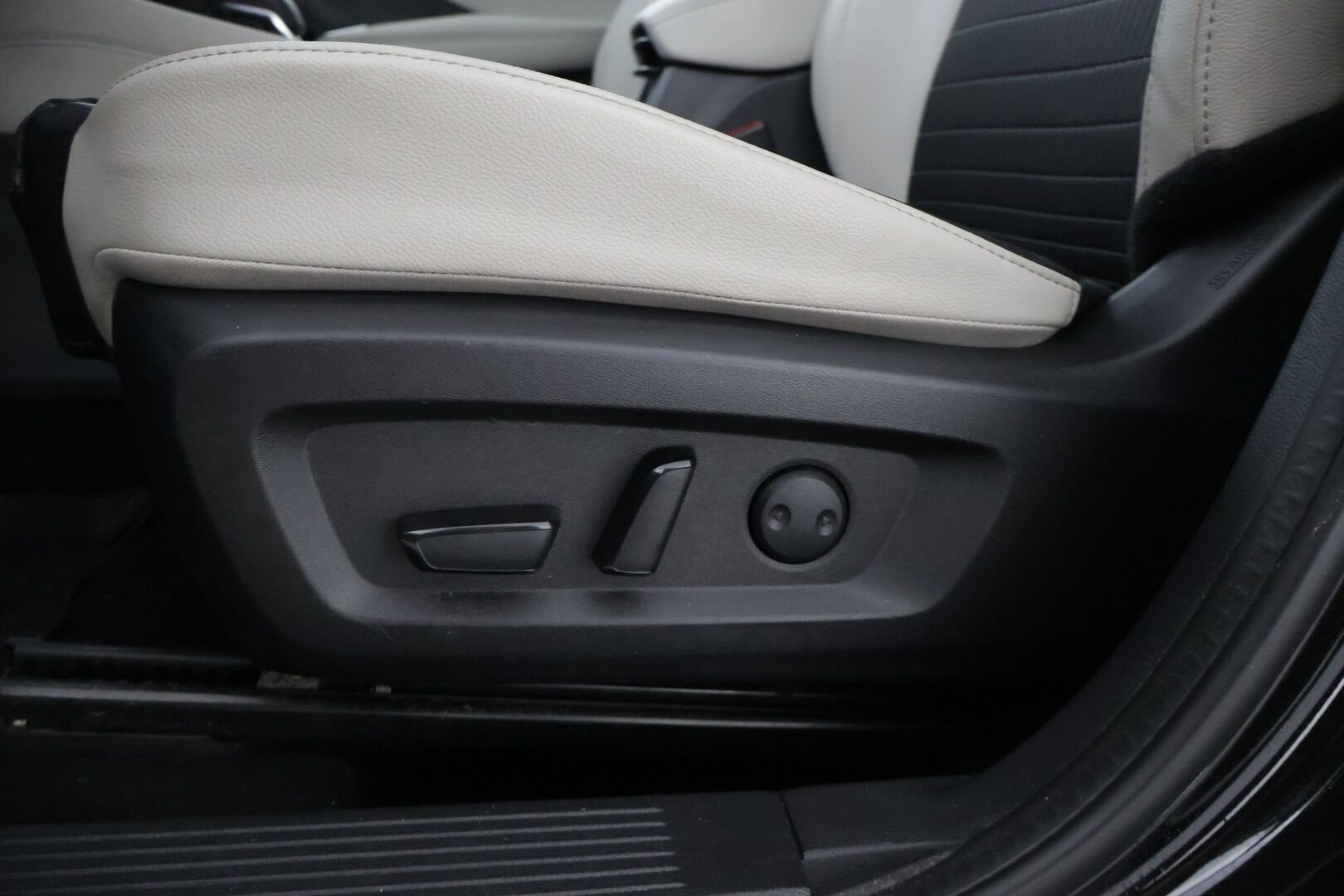 Nissan Qashqai 2022 DIG-T 160 Tekna 2WD DCT * ACC / Keyless / 360° / Vetokoukku* - *Suomi-auto Webasto / Vaaleat puolinahka penkit / 2x renkaat / / 360°* - HULLUT VÄLIPÄIVÄT KORKOTARJOUS 2,49%